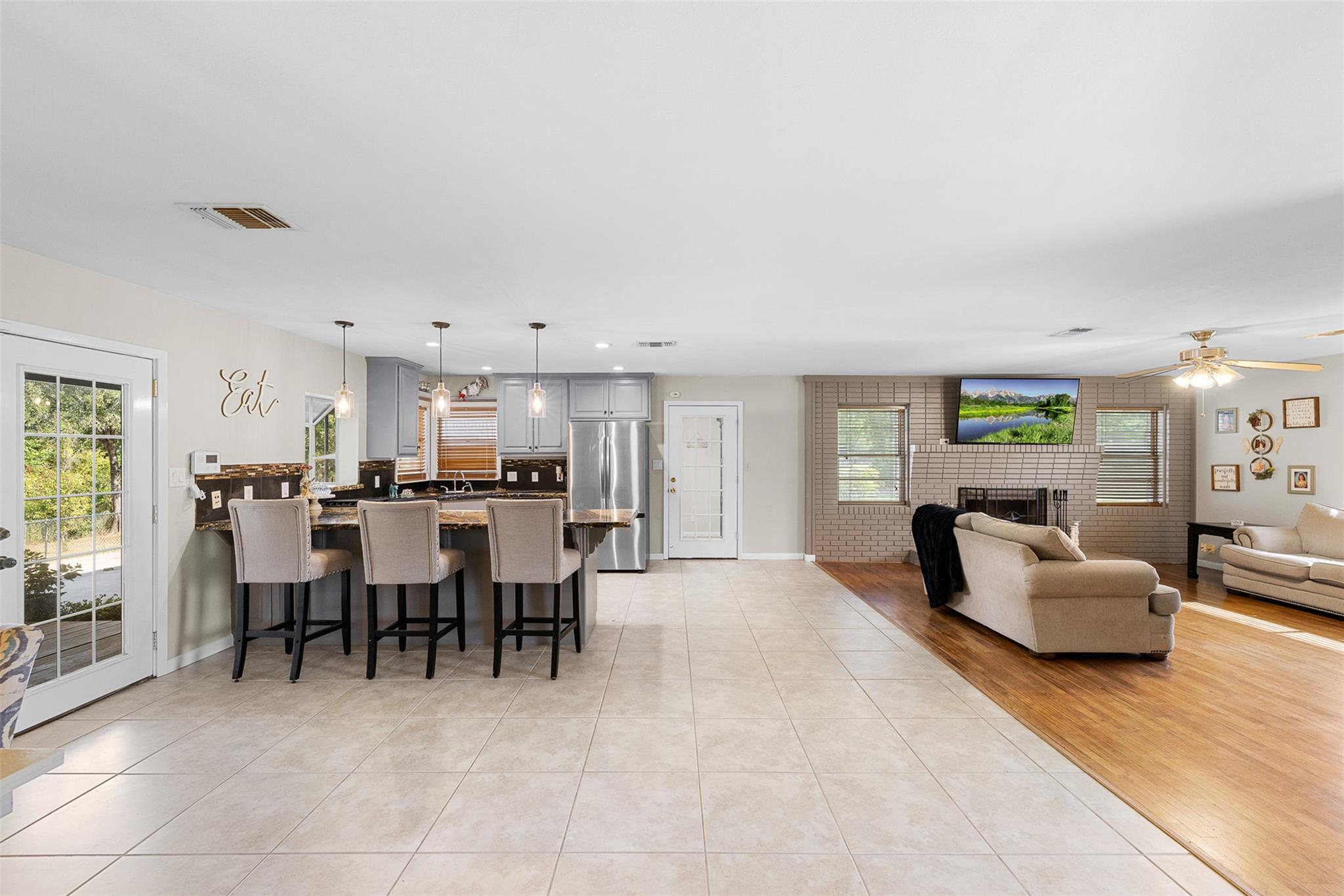 1102 N Pecan Street, Caldwell, TX 77836