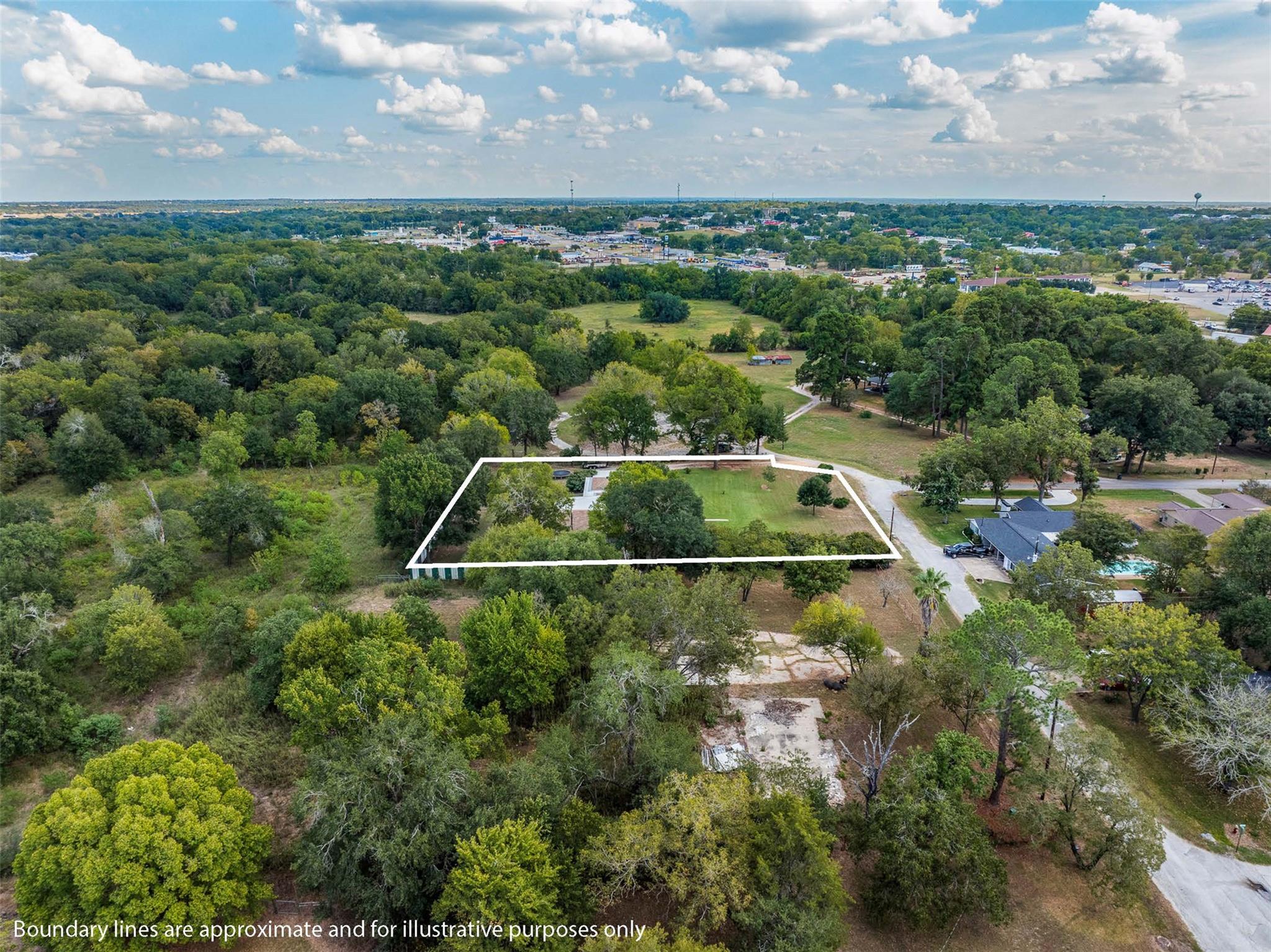 1102 N Pecan Street, Caldwell, TX 77836