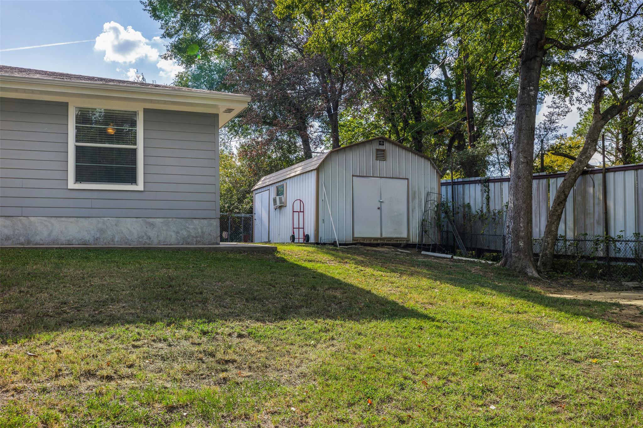 1102 N Pecan Street, Caldwell, TX 77836