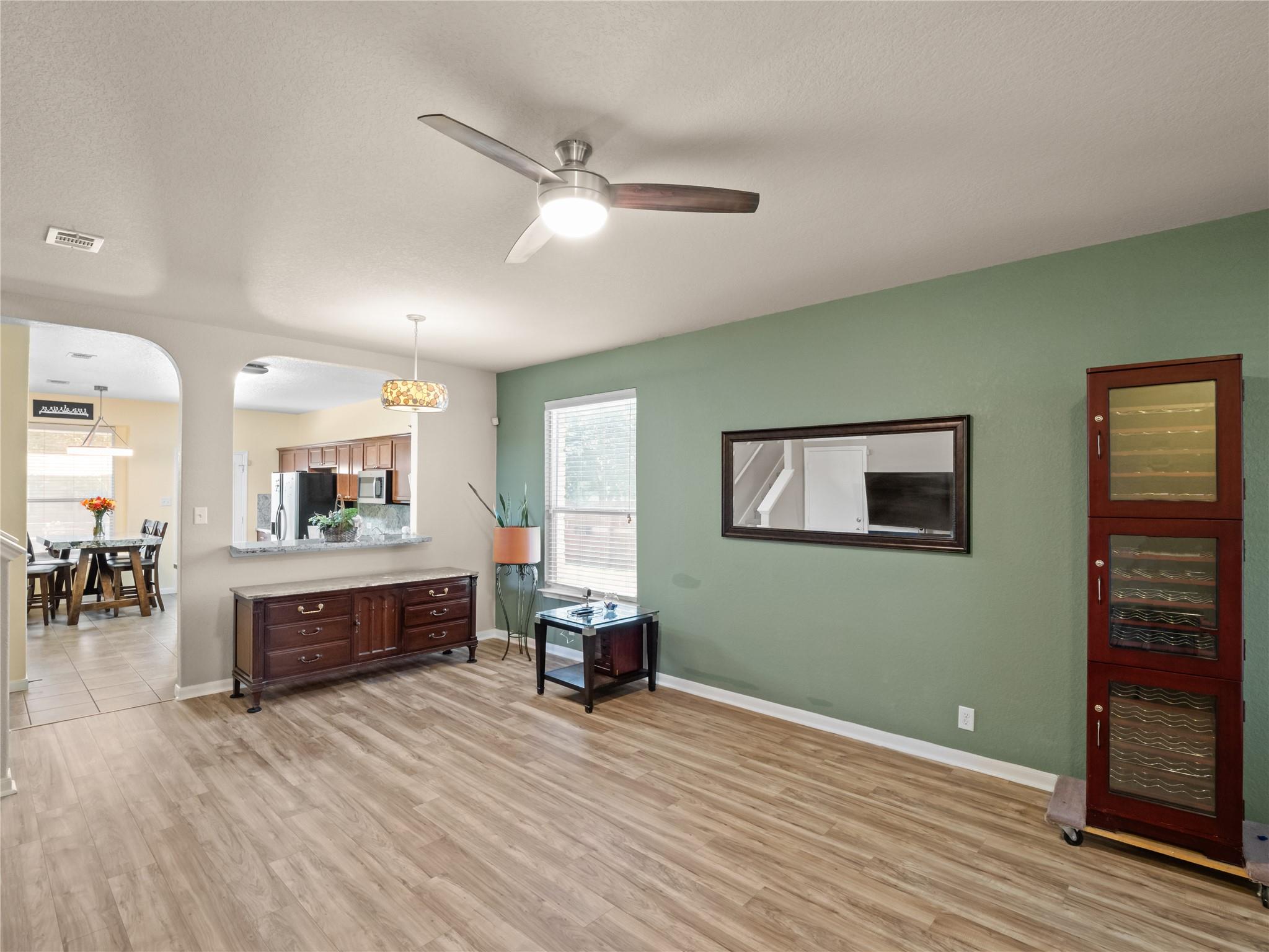 102 Wisteria Way, San Marcos, TX 78666