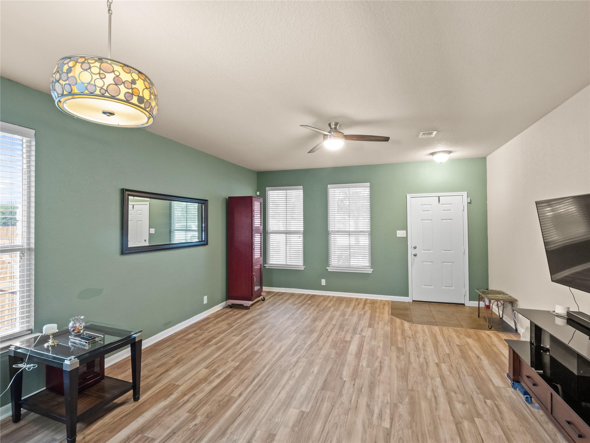 102 Wisteria Way, San Marcos, TX 78666