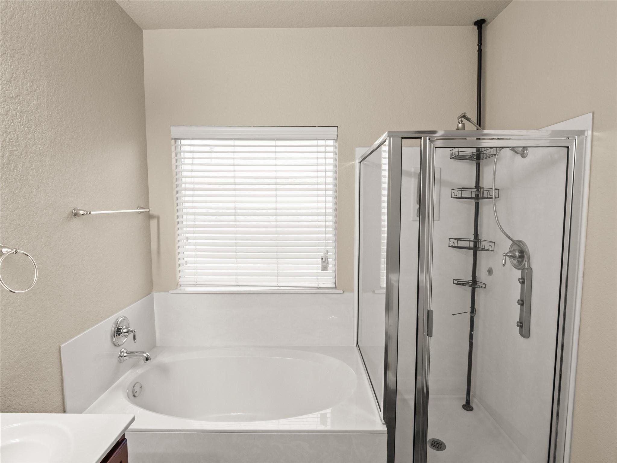 102 Wisteria Way, San Marcos, TX 78666