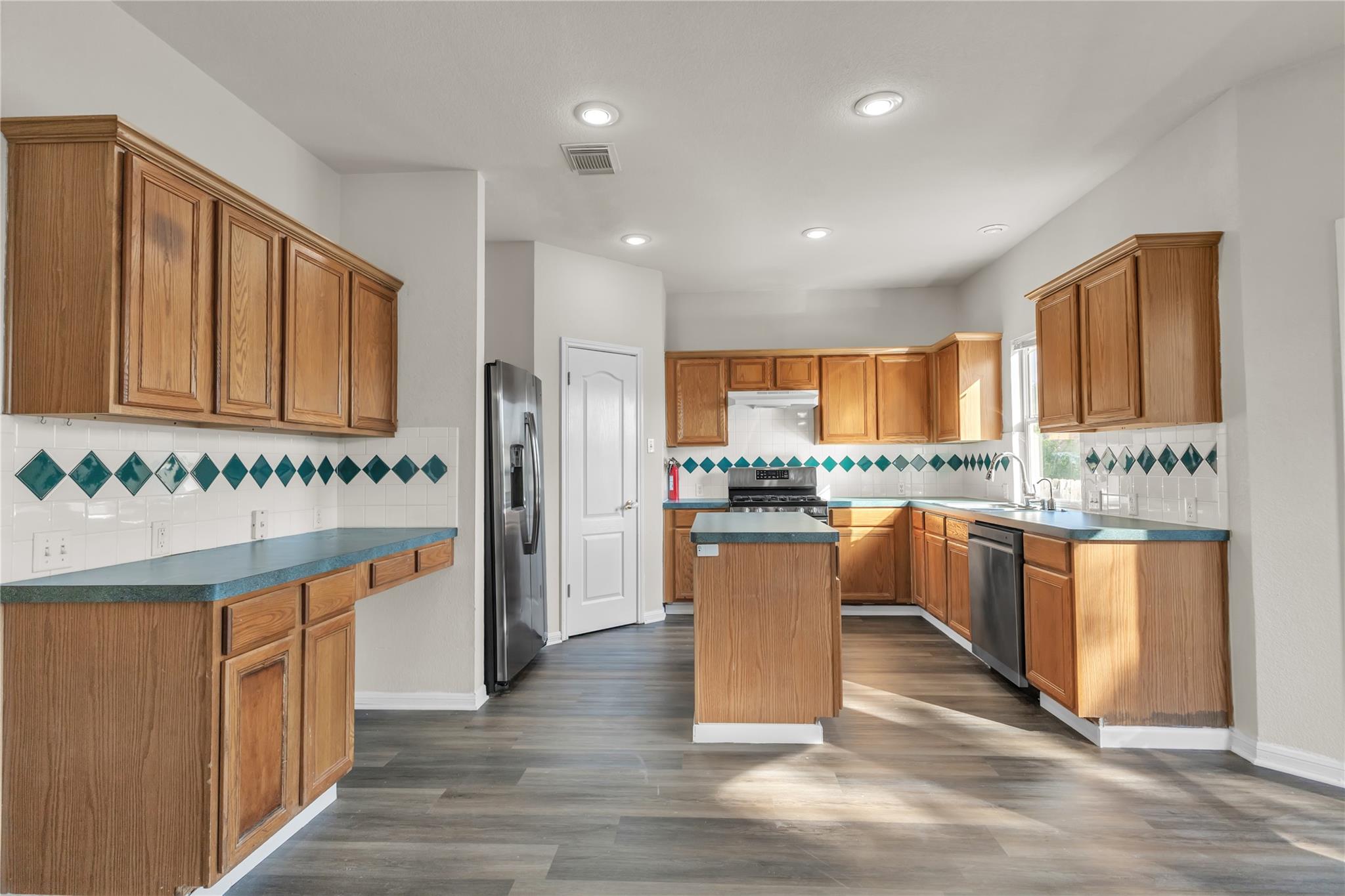 3733 Eagles Nest St, Round Rock, TX 78665