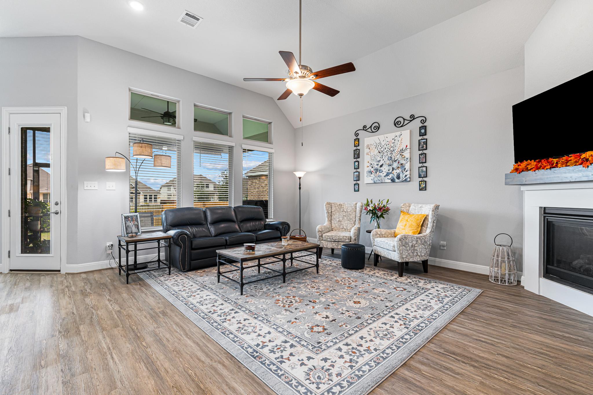 2041 Waterfall Ave, Leander, TX 78641