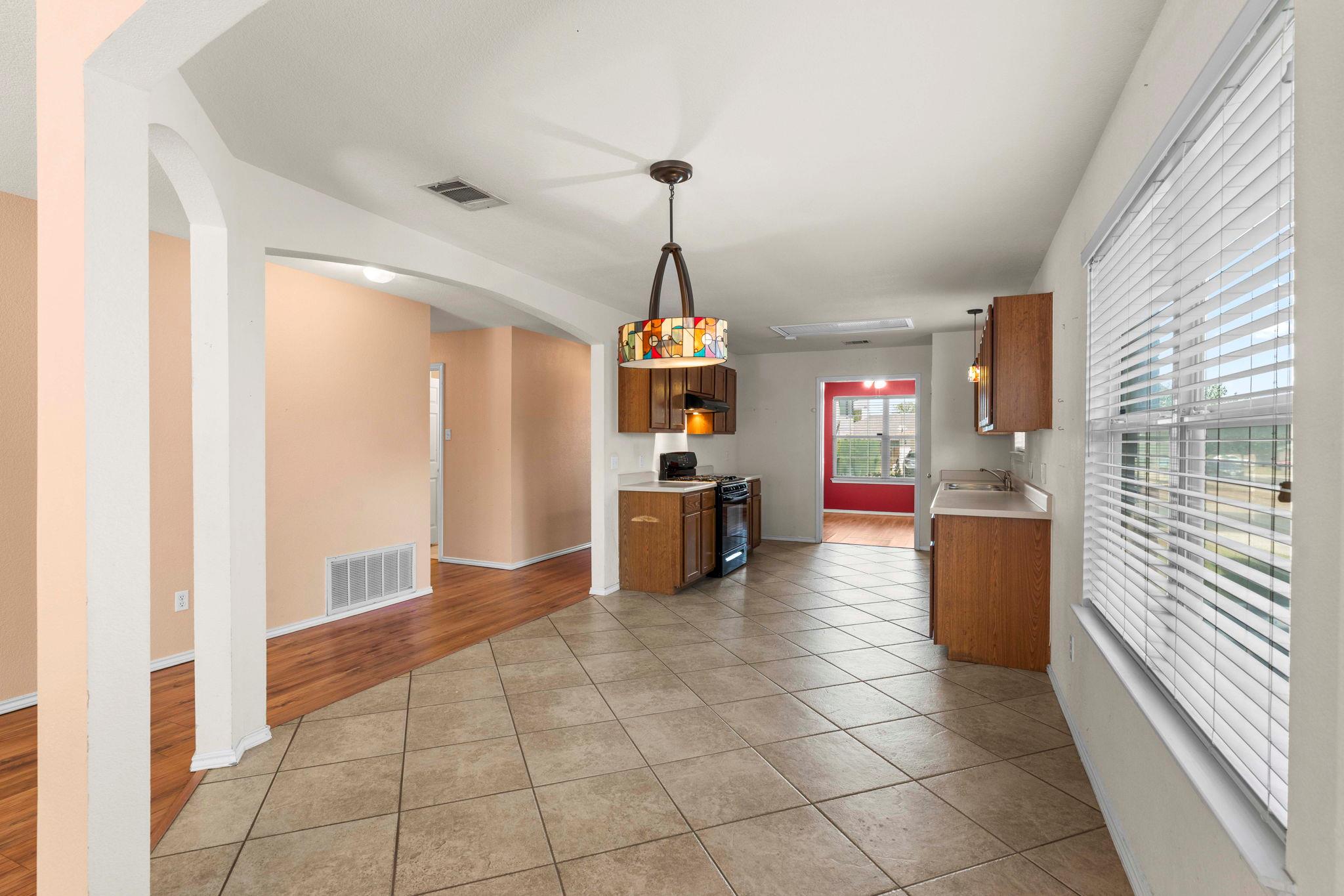 228 San Felipe Dr, Kyle, TX 78640