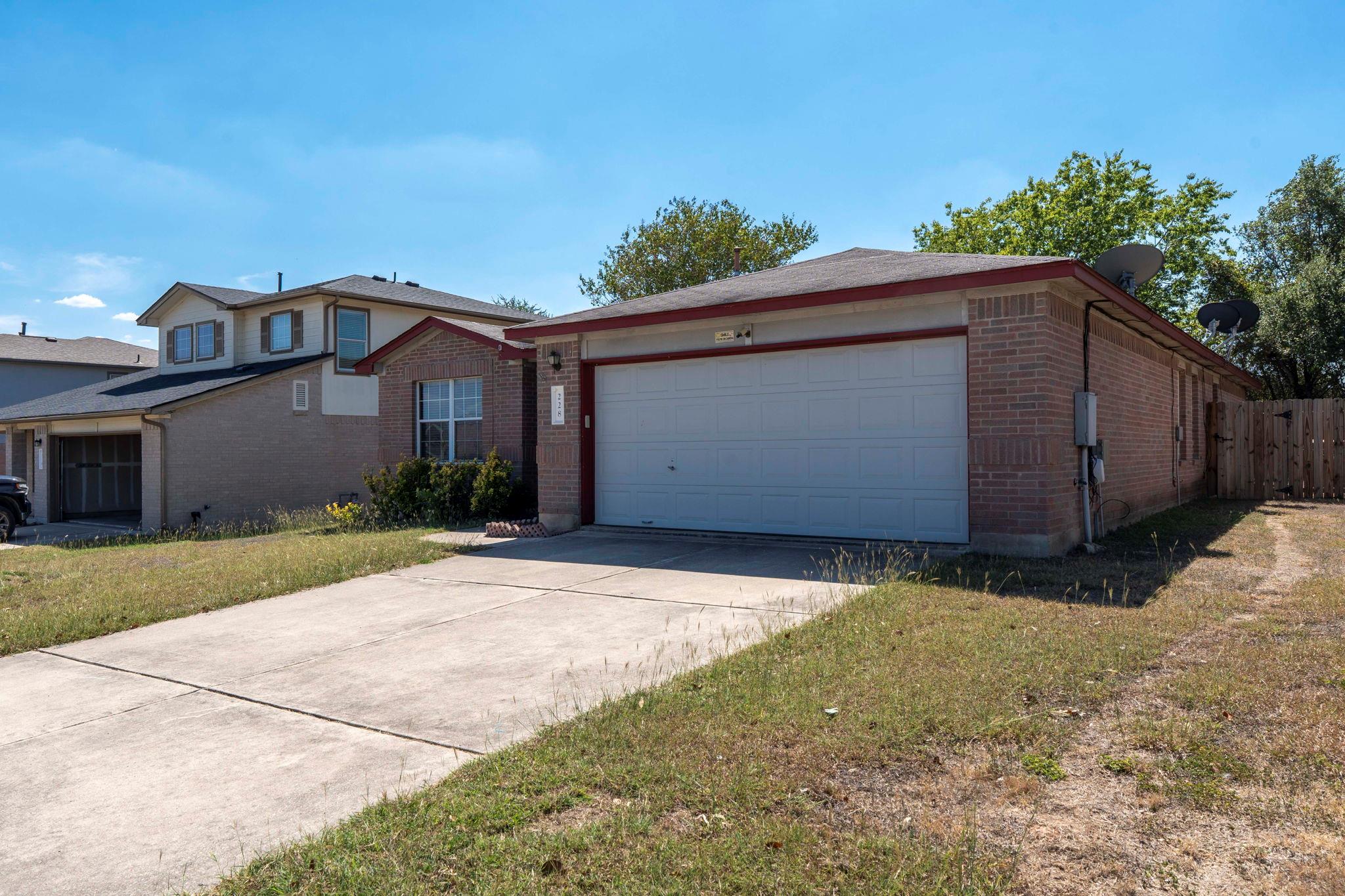 228 San Felipe Dr, Kyle, TX 78640