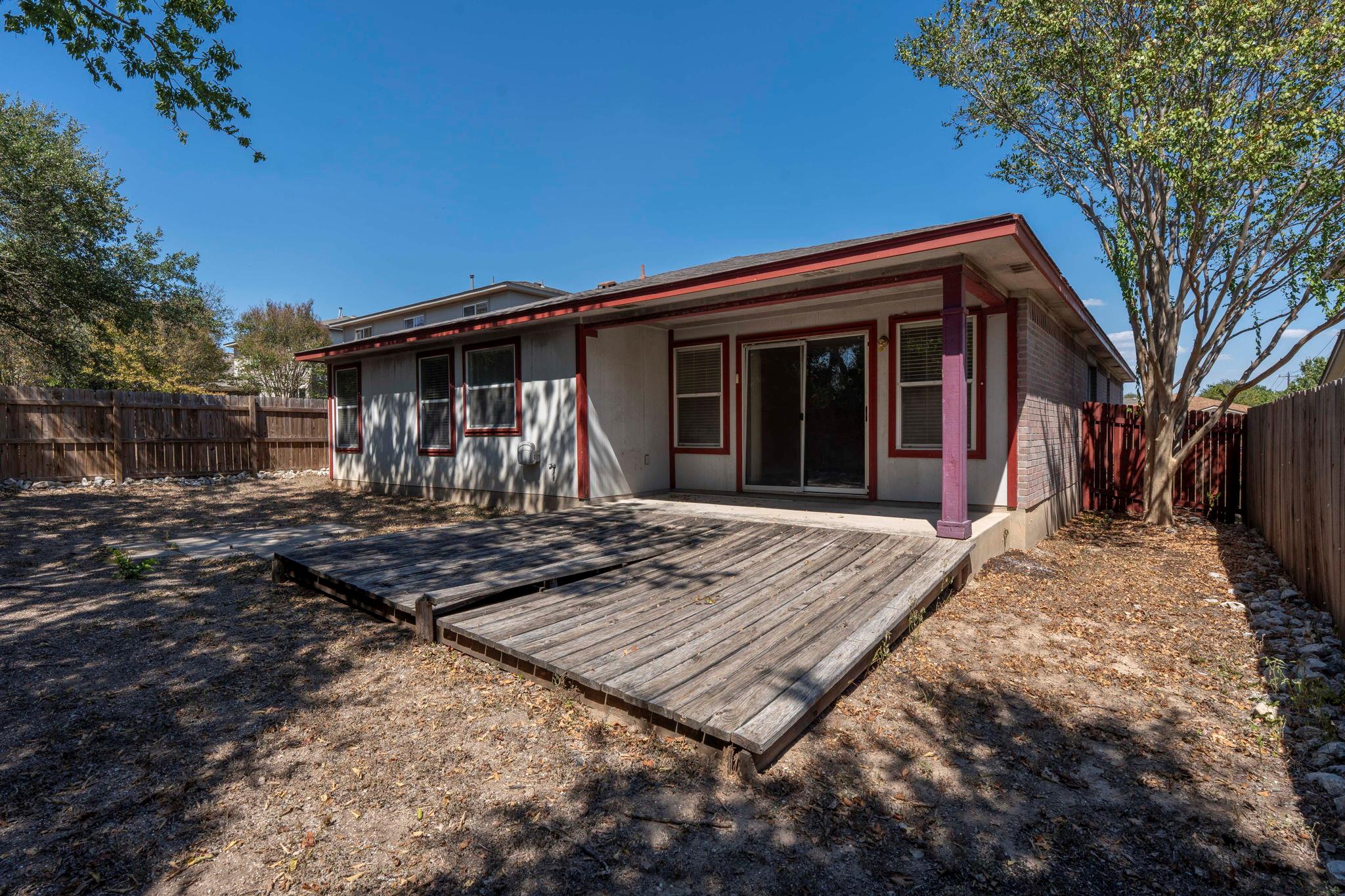 228 San Felipe Dr, Kyle, TX 78640