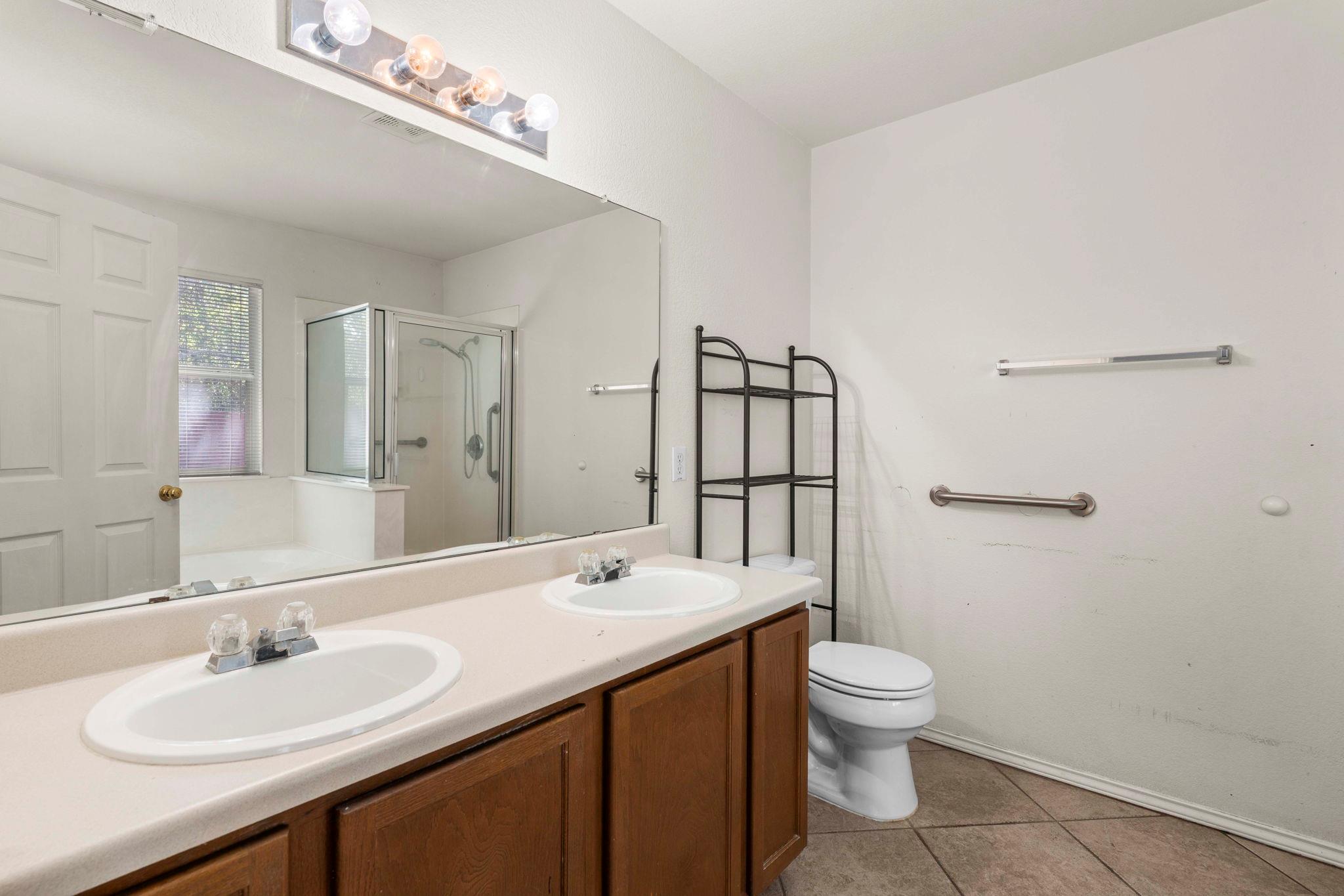 228 San Felipe Dr, Kyle, TX 78640