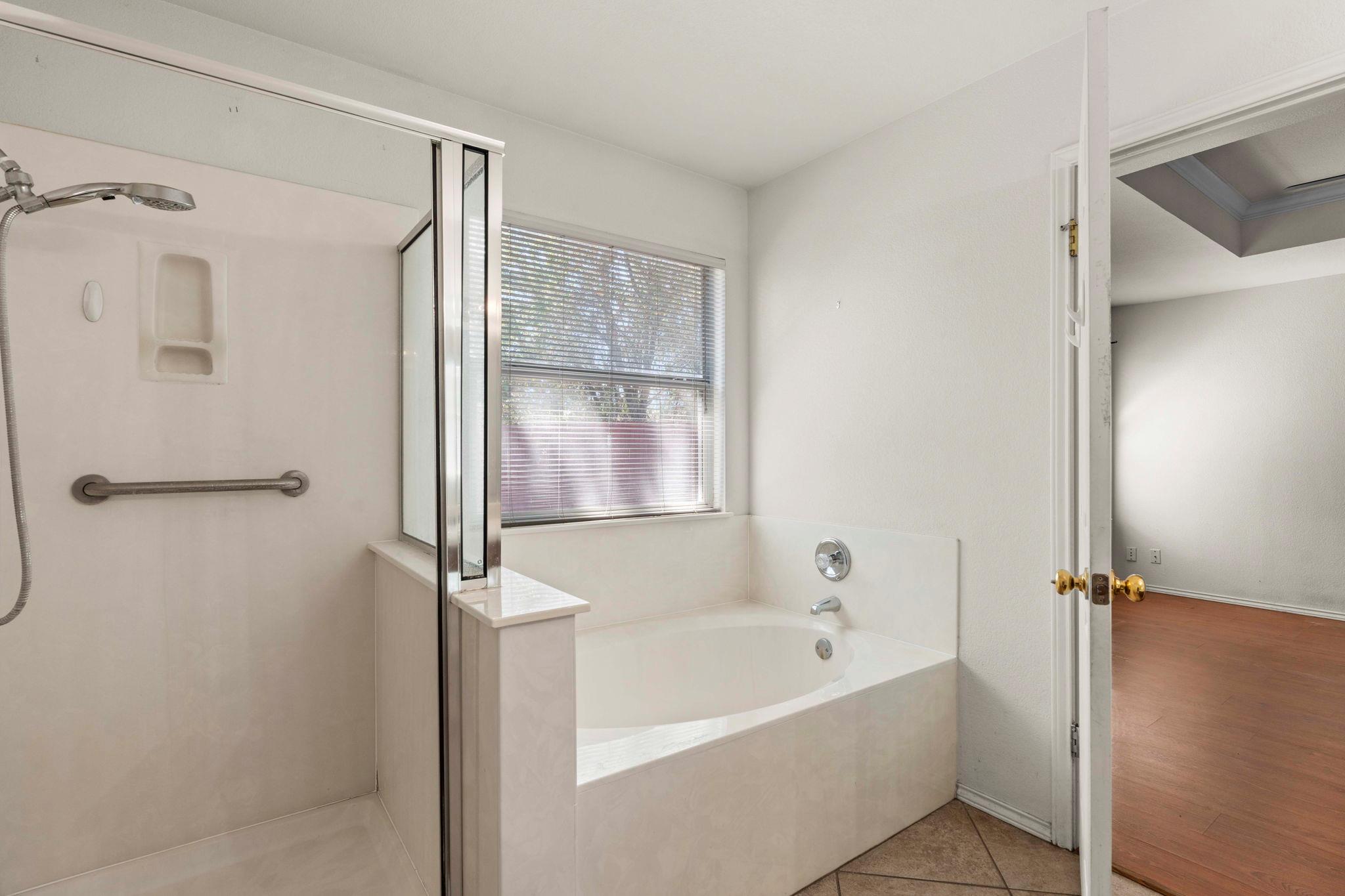 228 San Felipe Dr, Kyle, TX 78640