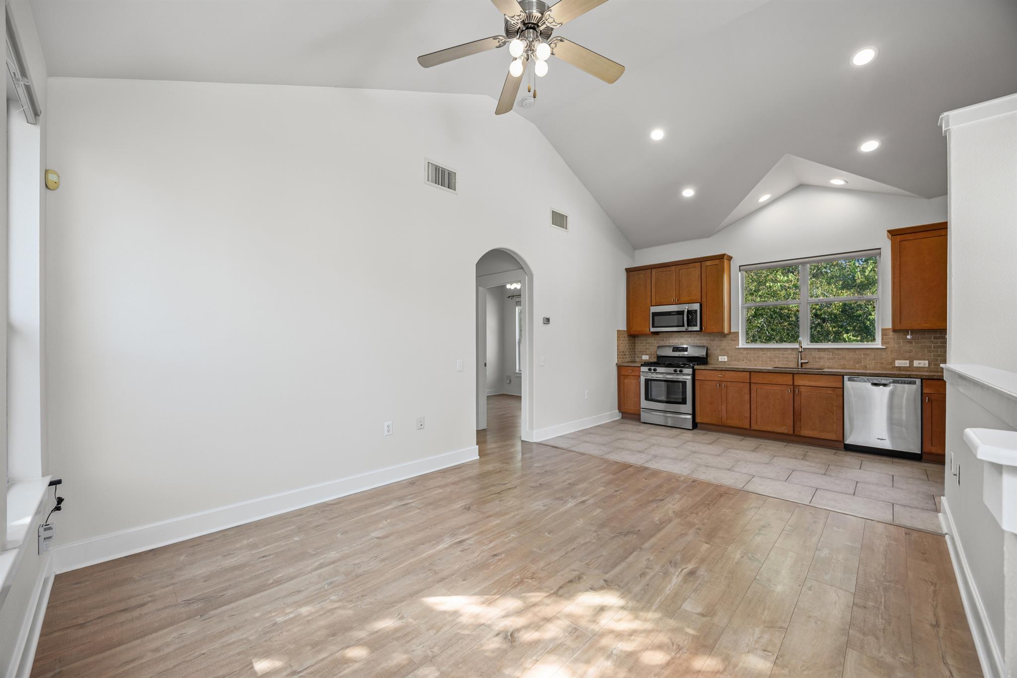 1601 Miriam Ave # 315, Austin, TX 78702