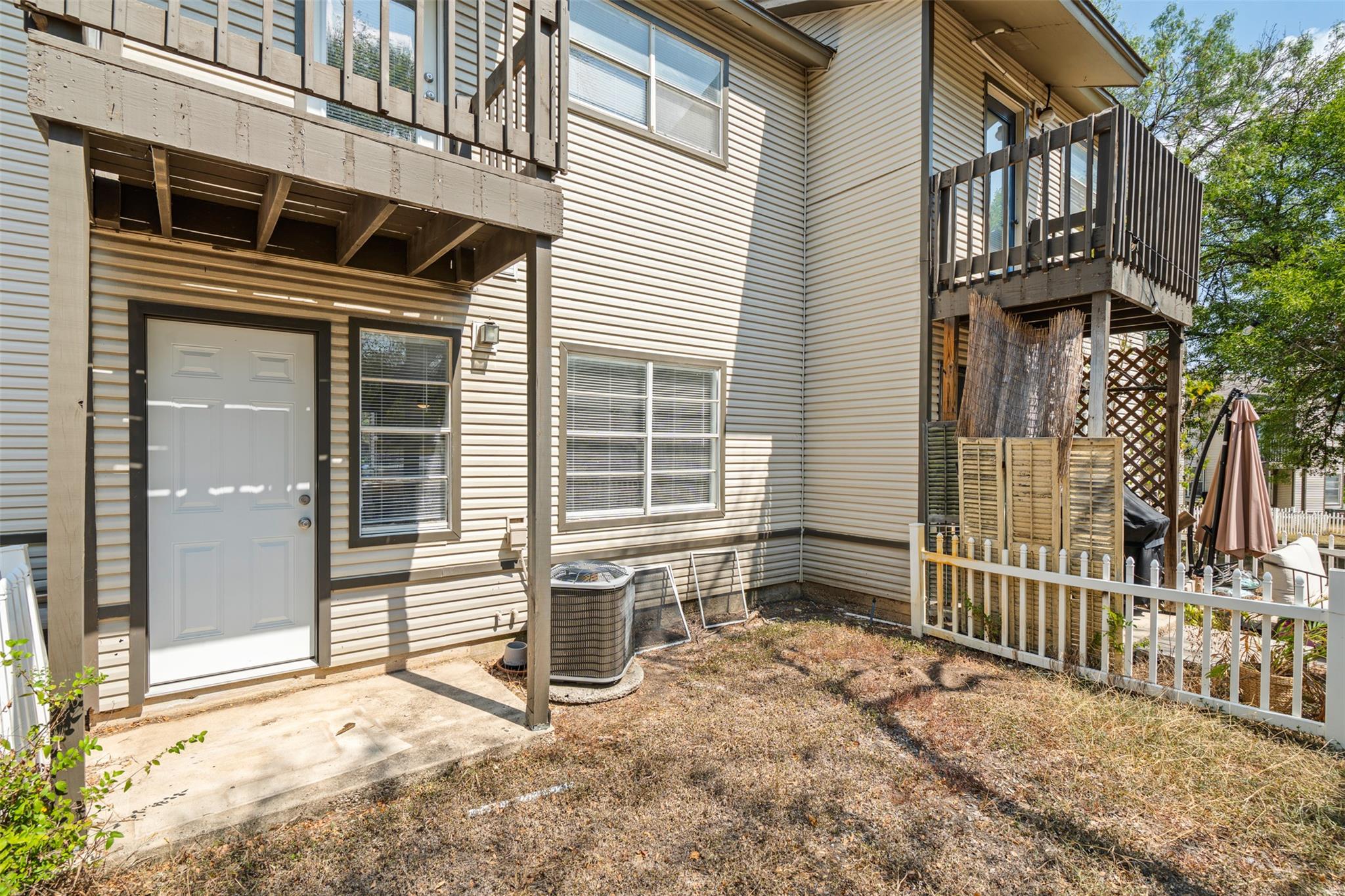 1810 River Crossing Cir # B, Austin, TX 78741