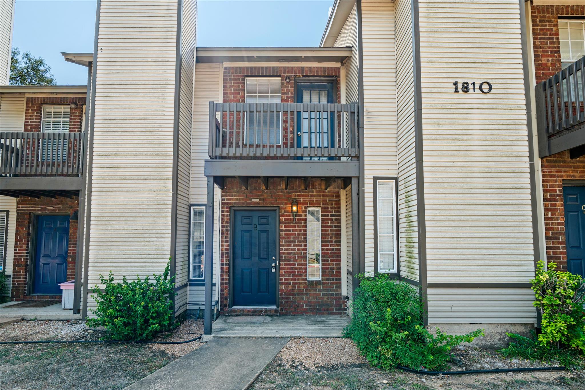 1810 River Crossing Cir # B, Austin, TX 78741