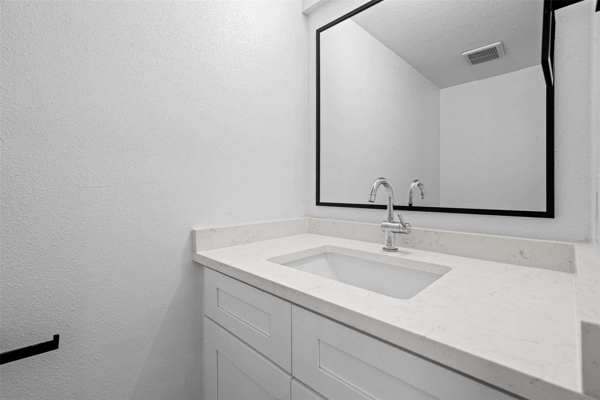 1810 River Crossing Cir # B, Austin, TX 78741