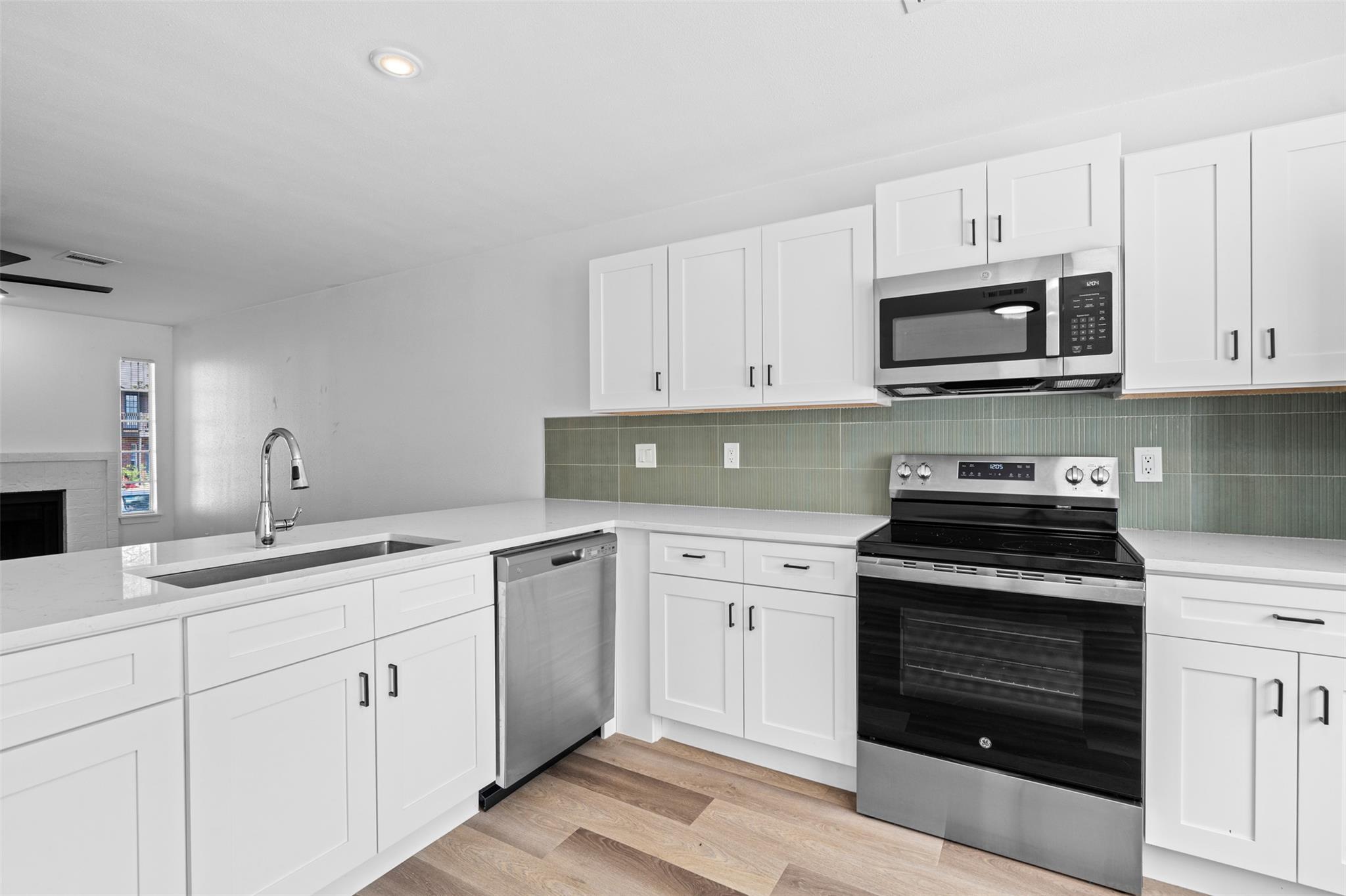 1810 River Crossing Cir # B, Austin, TX 78741