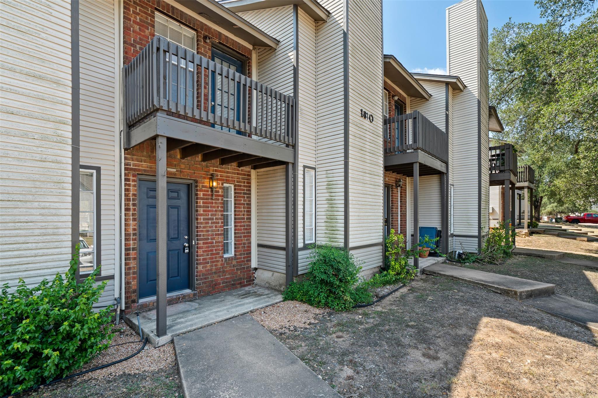 1810 River Crossing Cir # B, Austin, TX 78741
