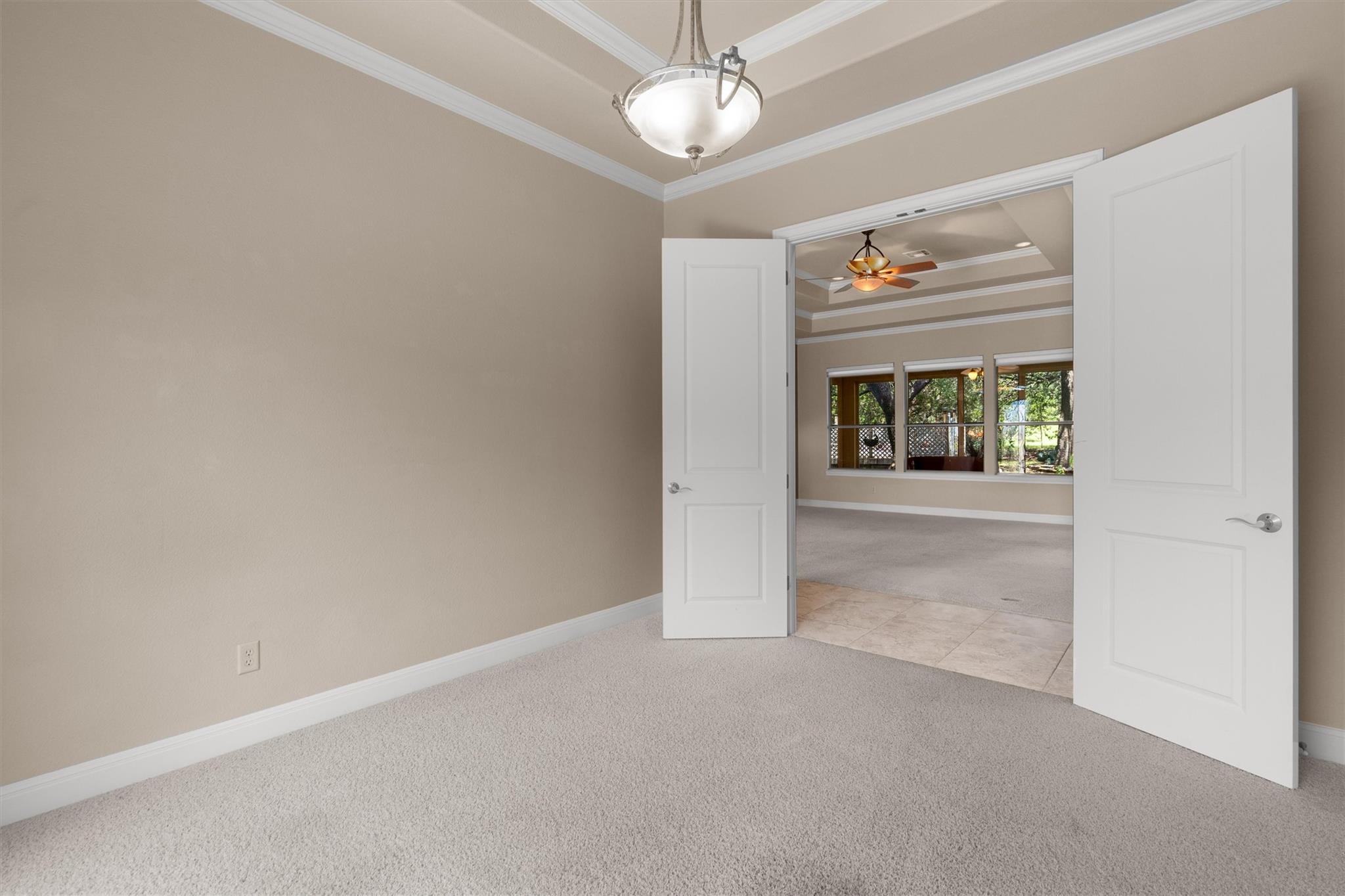 17109 Northlake Hills Dr, Jonestown, TX 78645