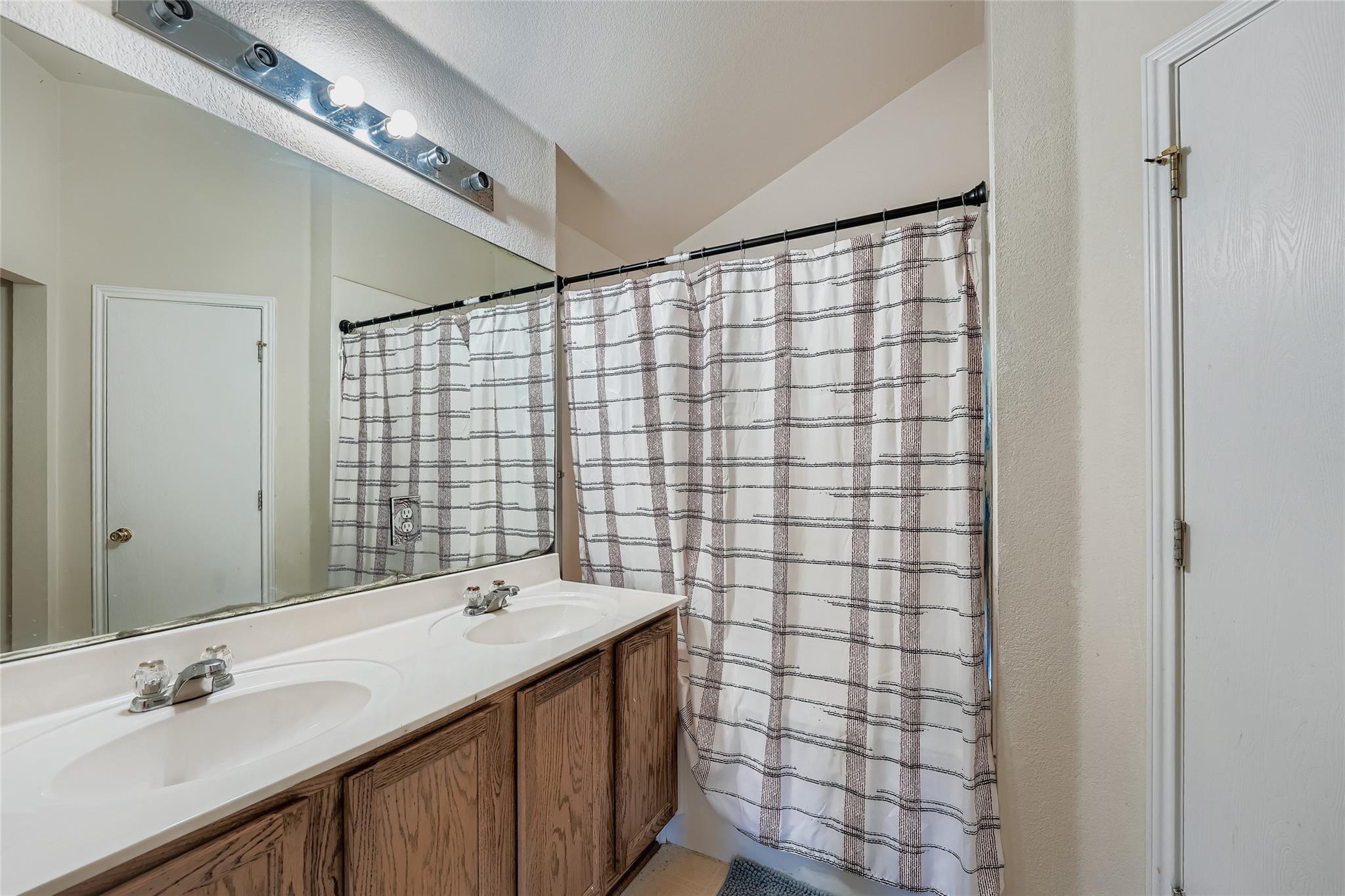 4705 Valcour Bay Ln # 38, Austin, TX 78754