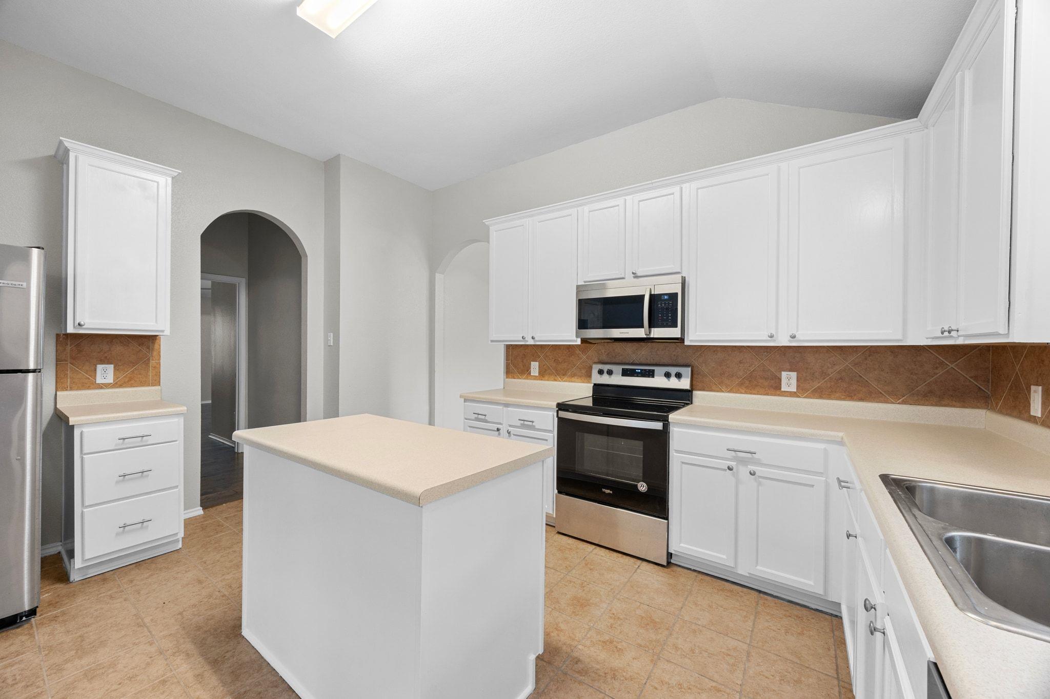 119 Aguilar Dr, Hutto, TX 78634