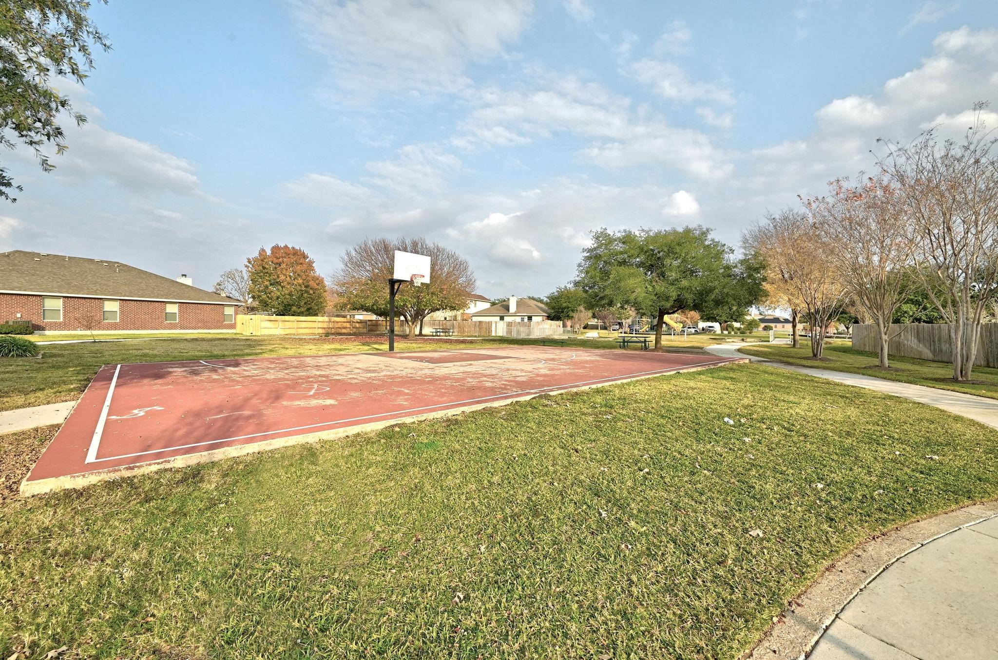 119 Aguilar Dr, Hutto, TX 78634