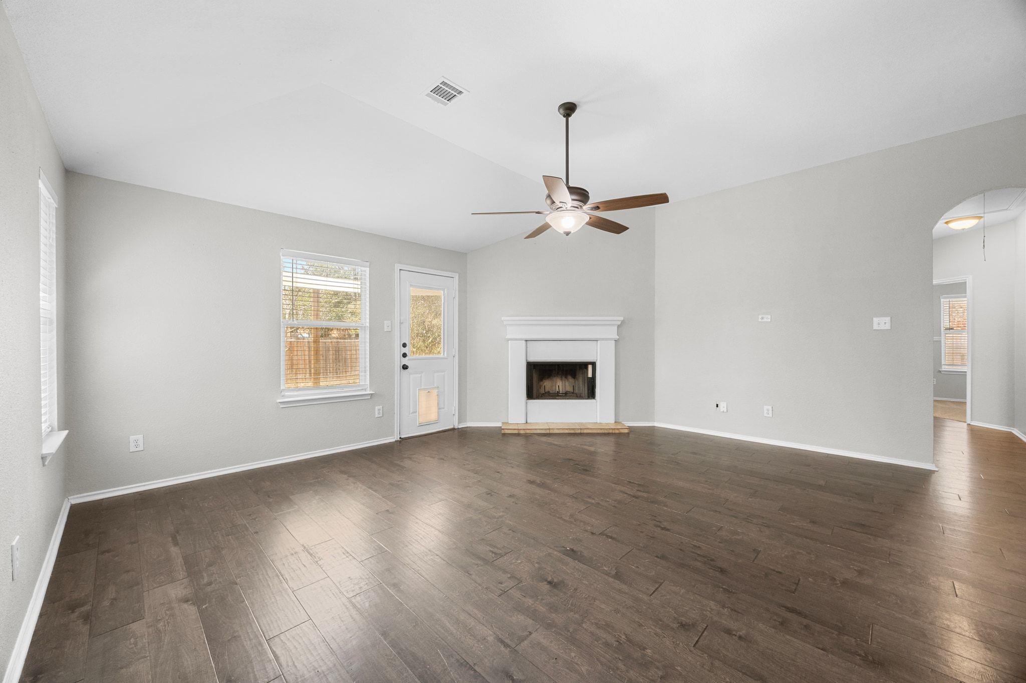 119 Aguilar Dr, Hutto, TX 78634