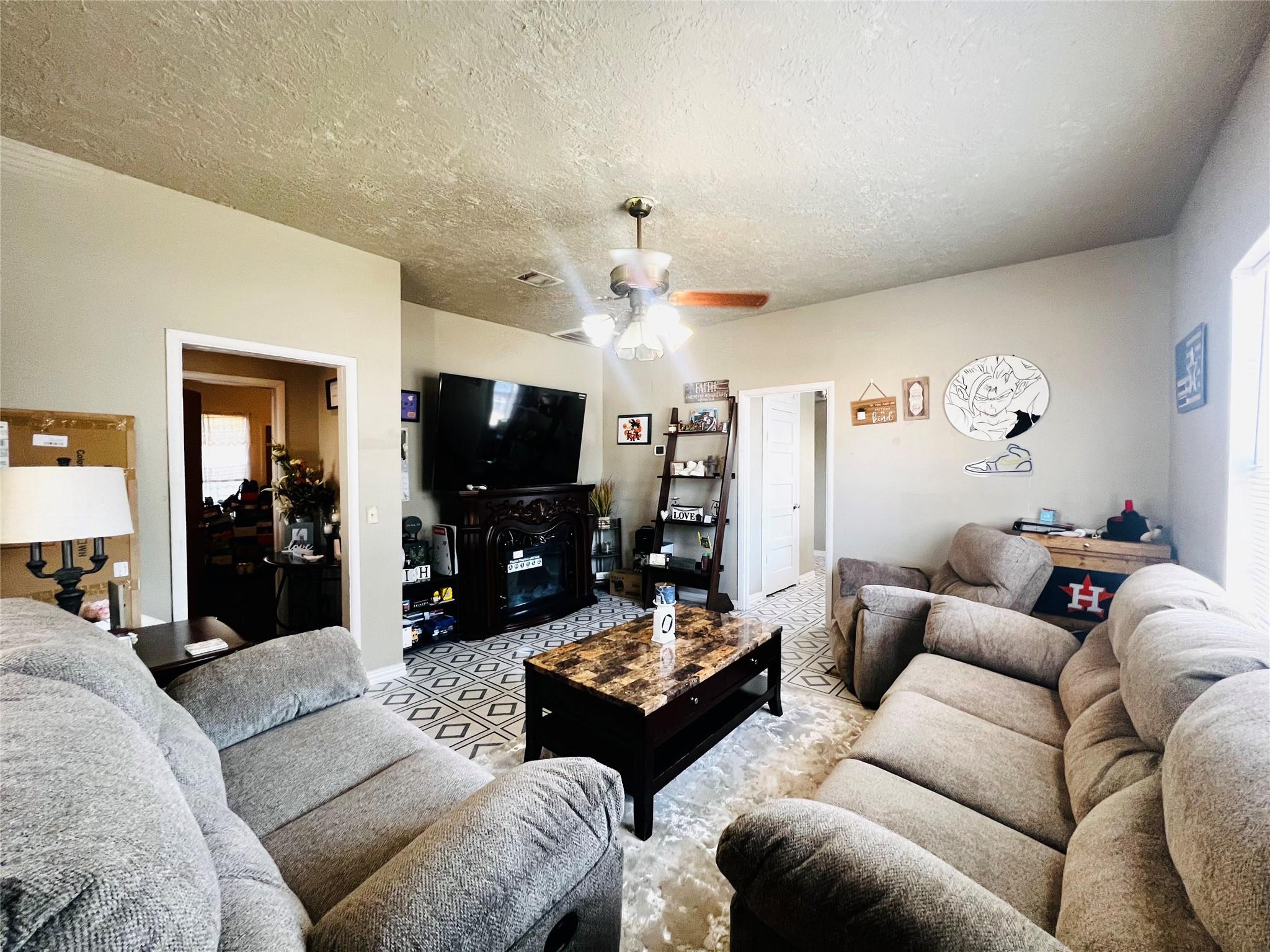 313 S Nolan Ave, Cameron, TX 76520