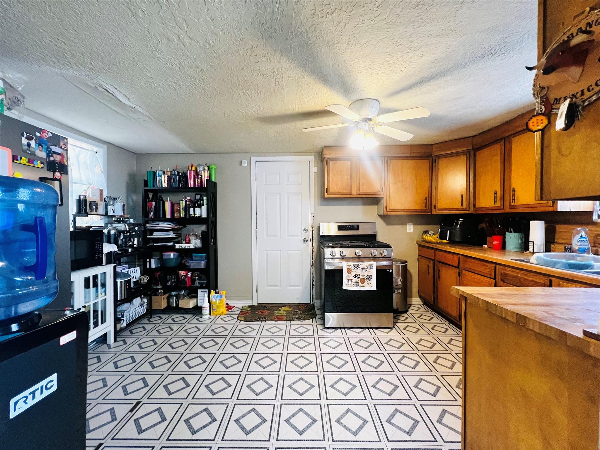 313 S Nolan Ave, Cameron, TX 76520