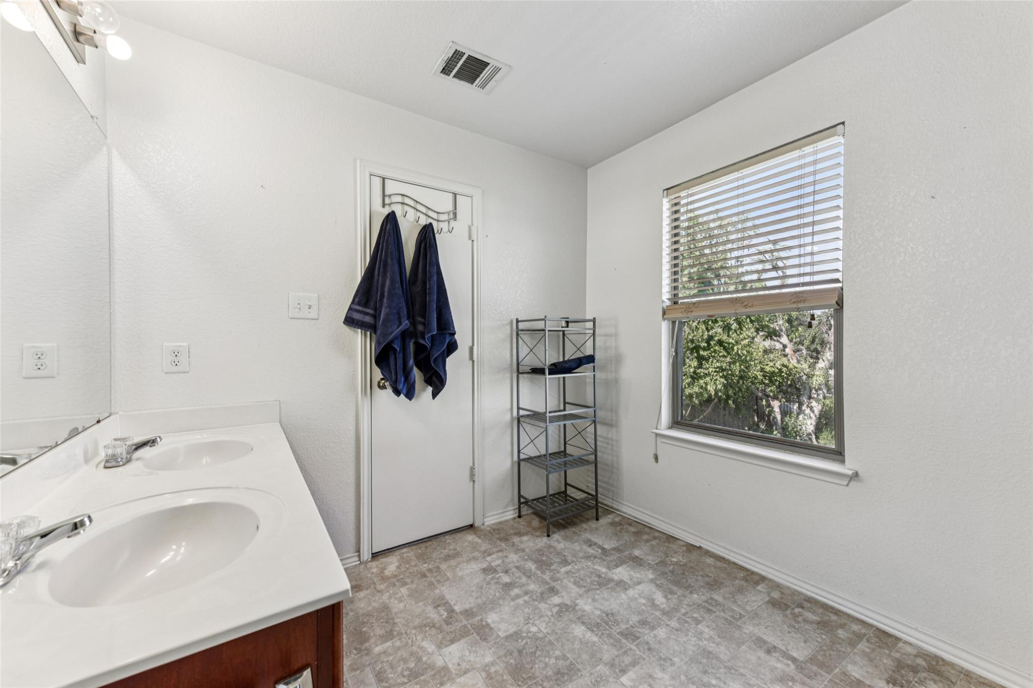 285 Cordero Dr, San Marcos, TX 78666