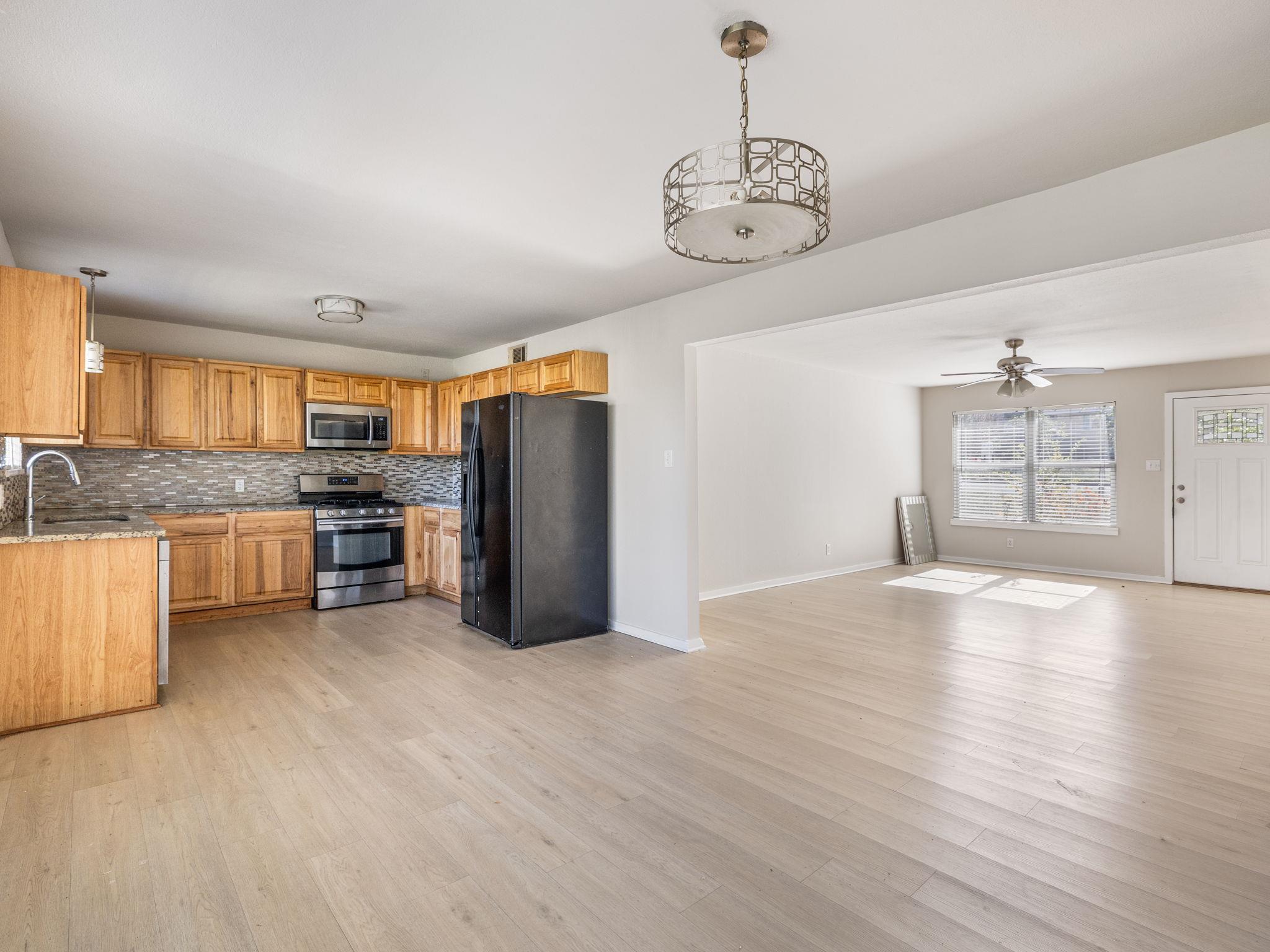 800 Monterrey Pl, Austin, TX 78753