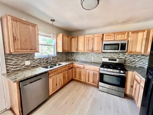 800 Monterrey Pl, Austin, TX 78753