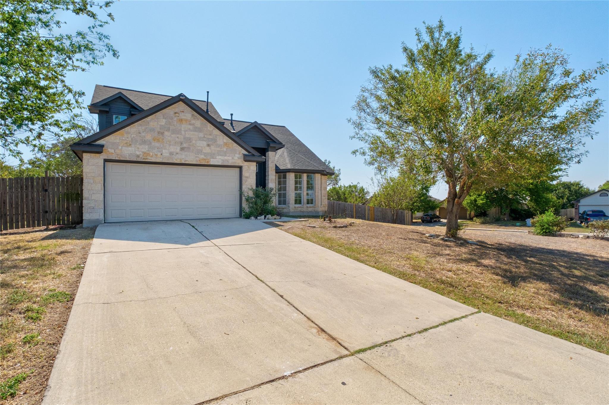 100 Steel Lake Dr, Kyle, TX 78640