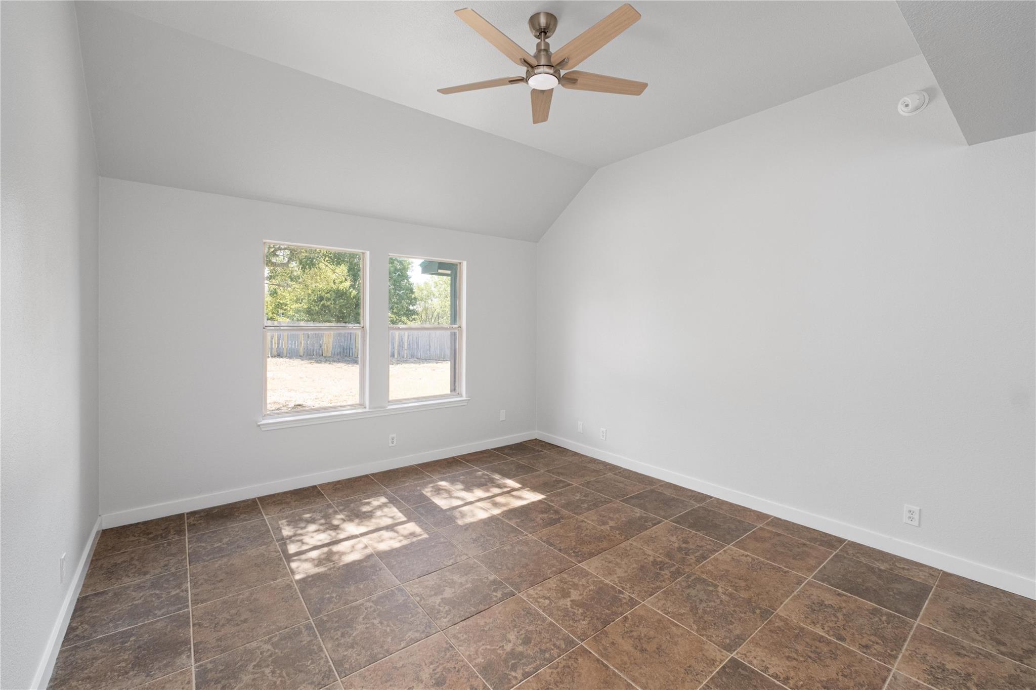 100 Steel Lake Dr, Kyle, TX 78640