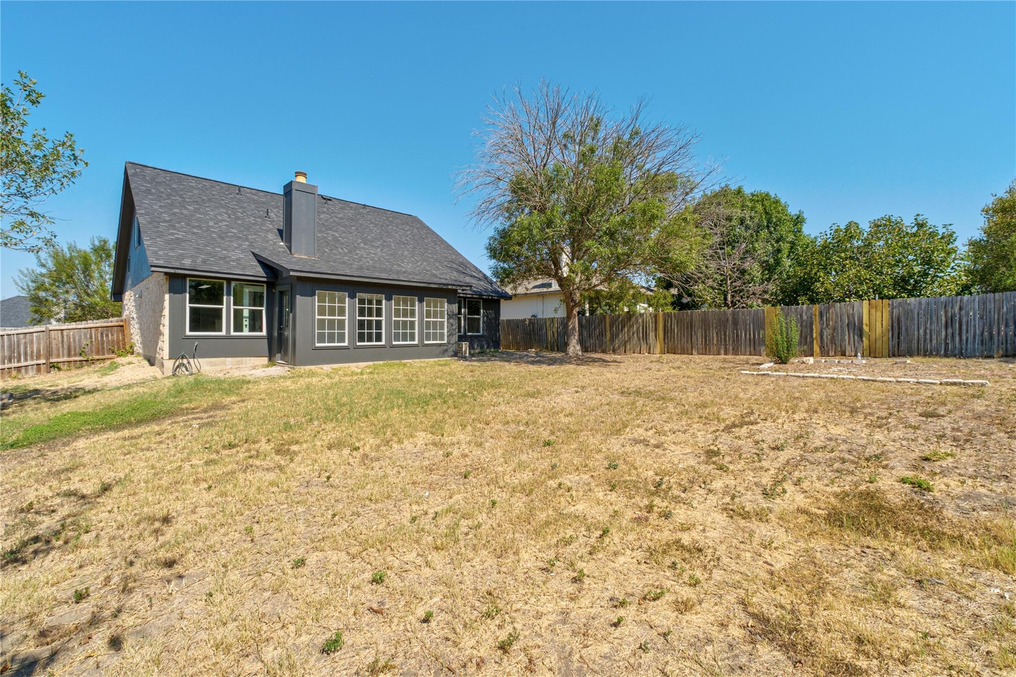 100 Steel Lake Dr, Kyle, TX 78640