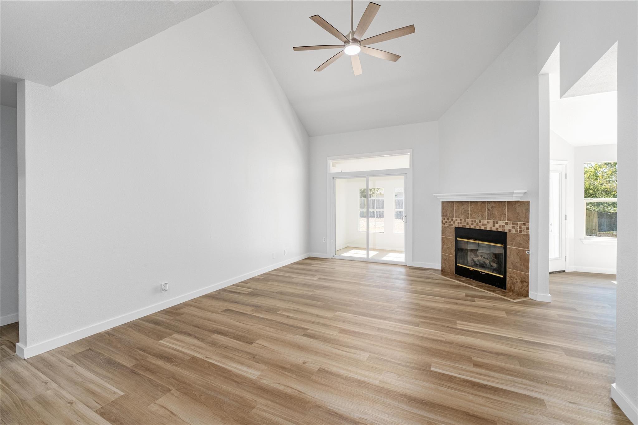 100 Steel Lake Dr, Kyle, TX 78640