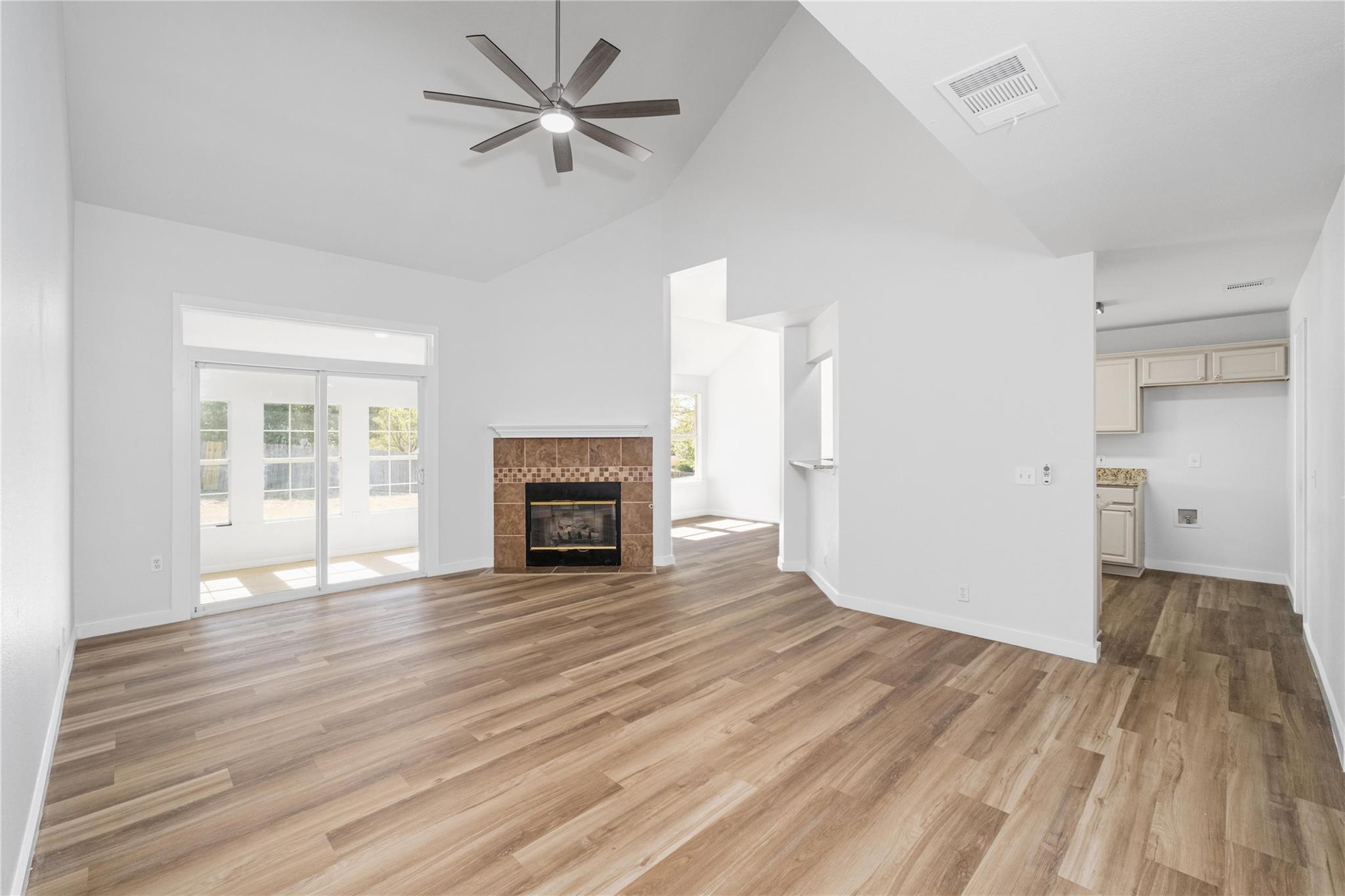 100 Steel Lake Dr, Kyle, TX 78640