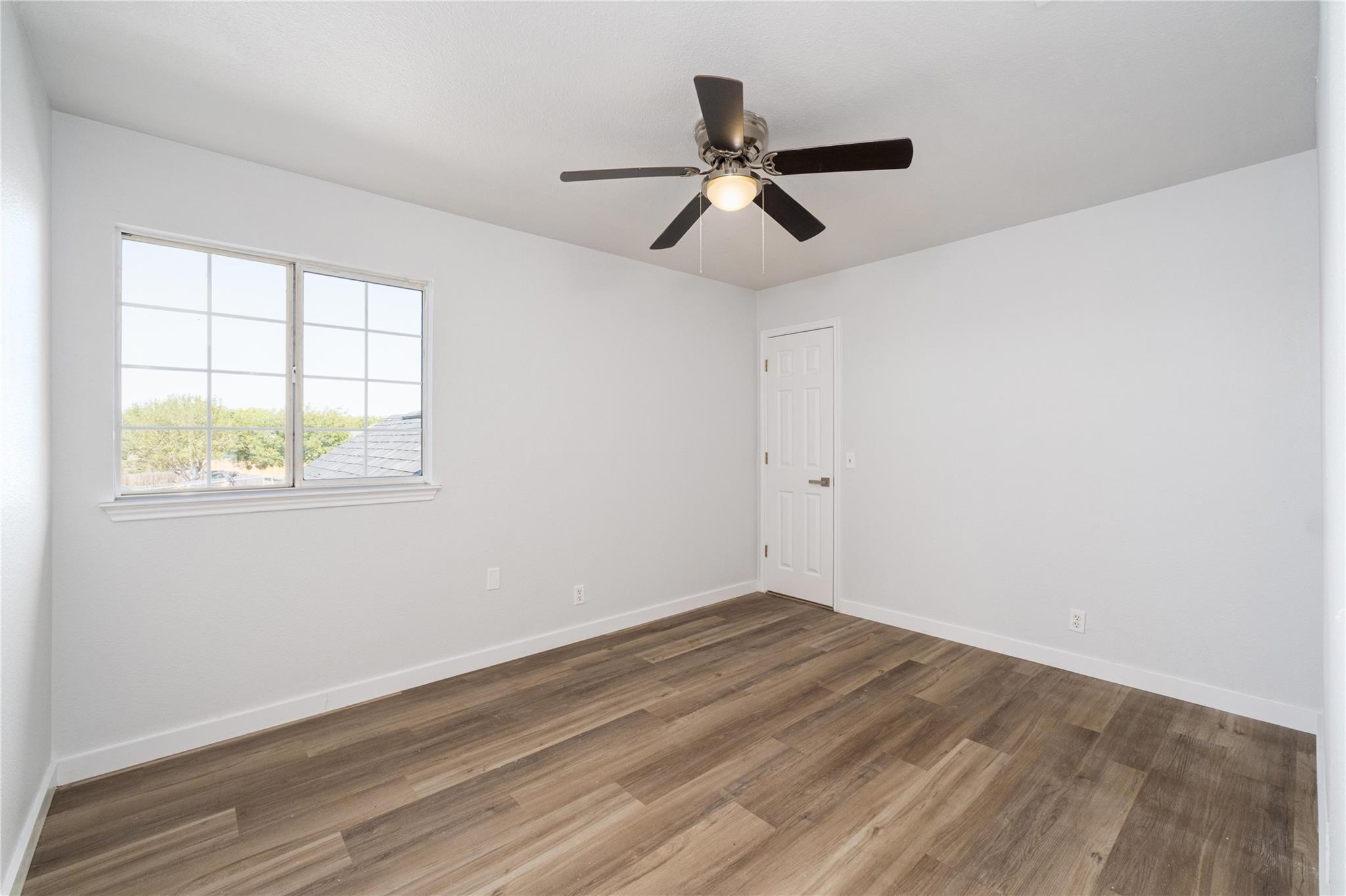 100 Steel Lake Dr, Kyle, TX 78640