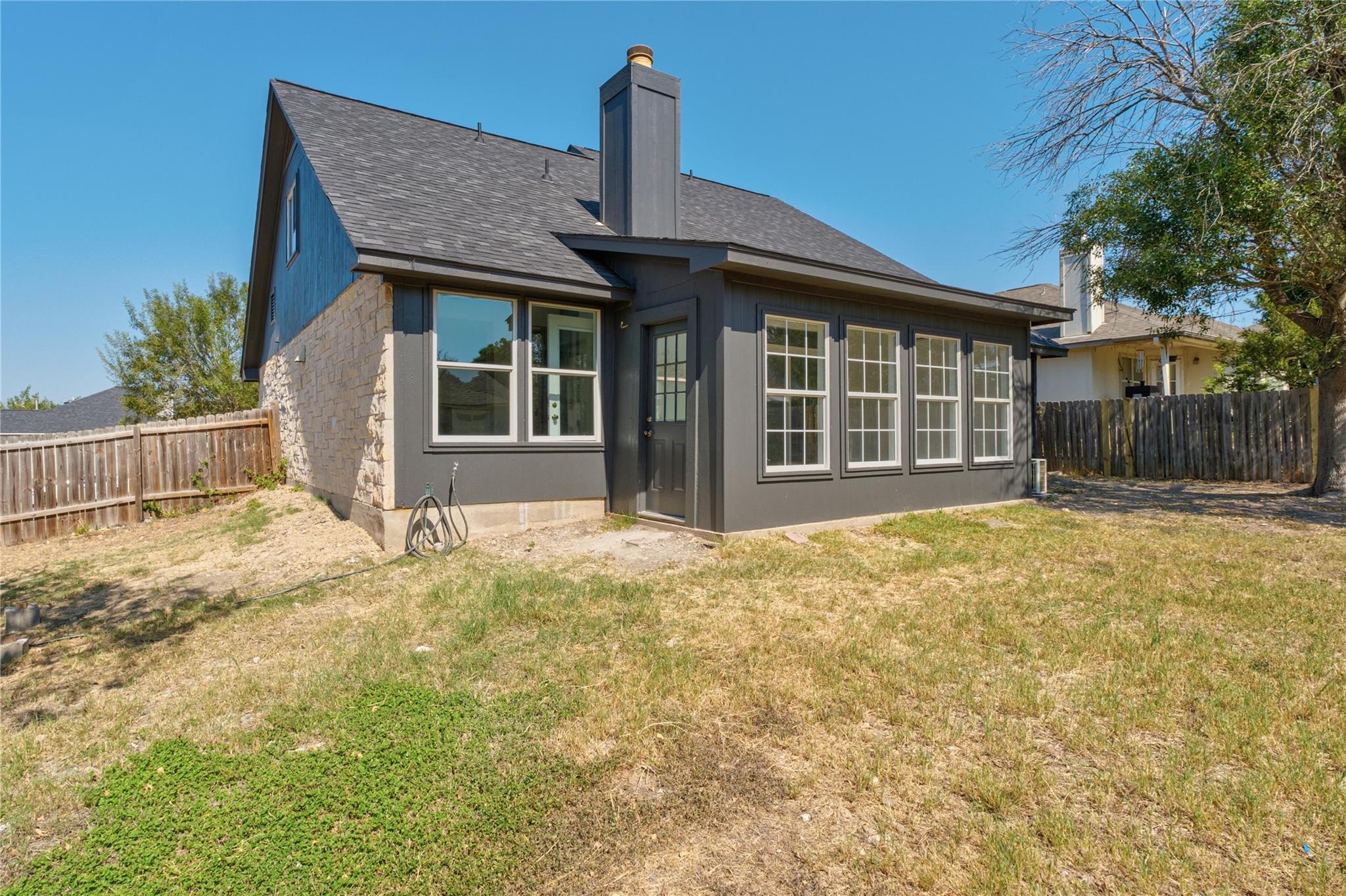 100 Steel Lake Dr, Kyle, TX 78640