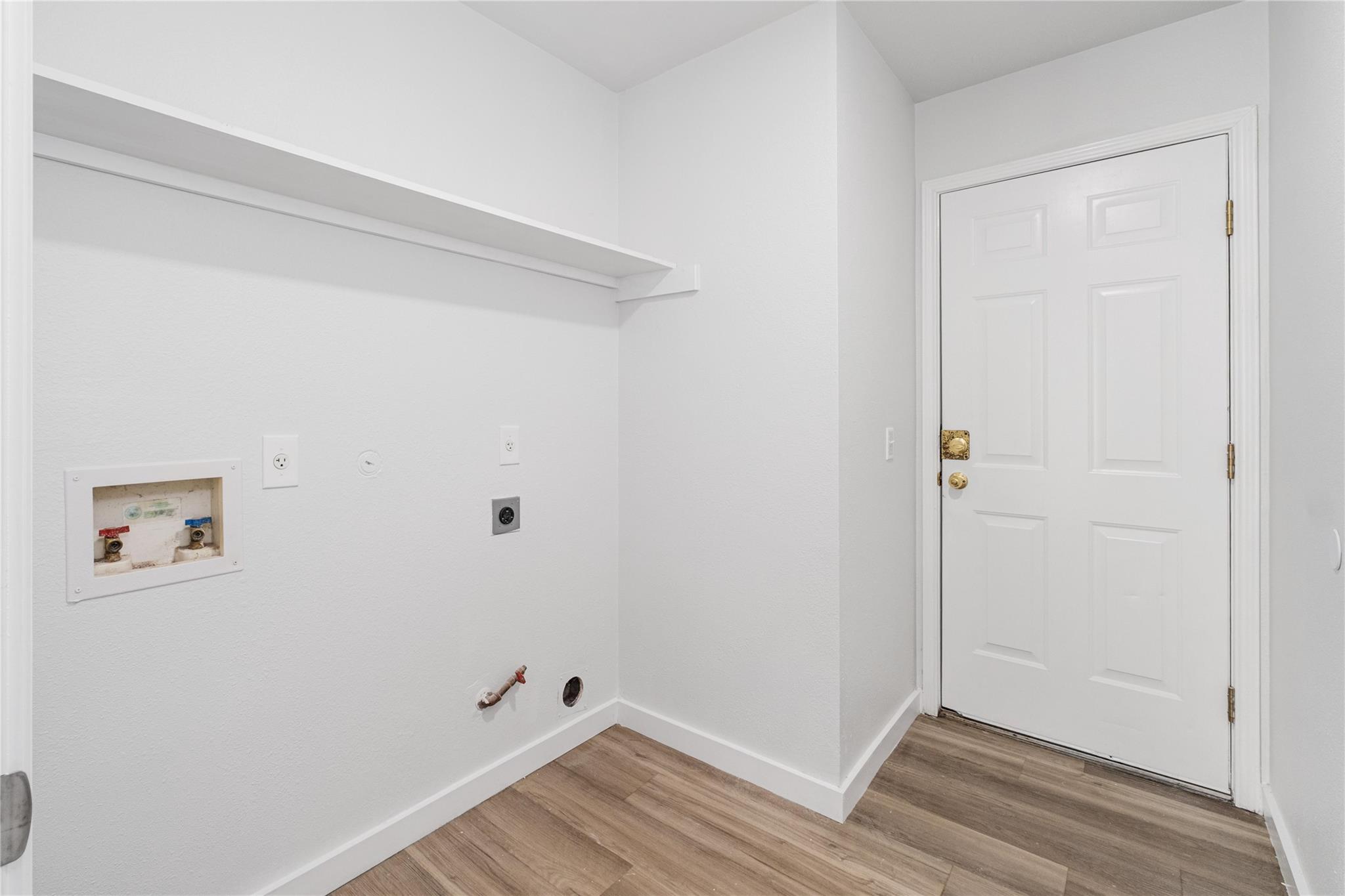 100 Steel Lake Dr, Kyle, TX 78640