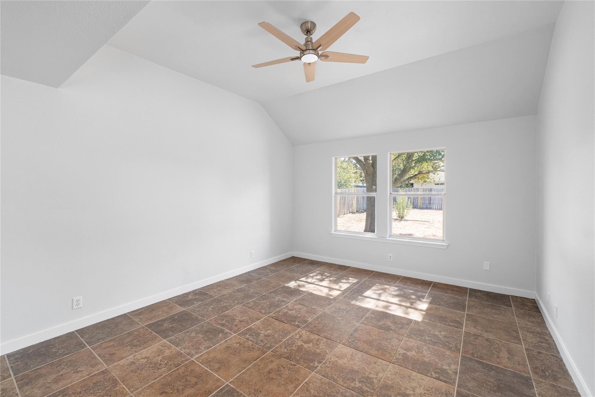 100 Steel Lake Dr, Kyle, TX 78640