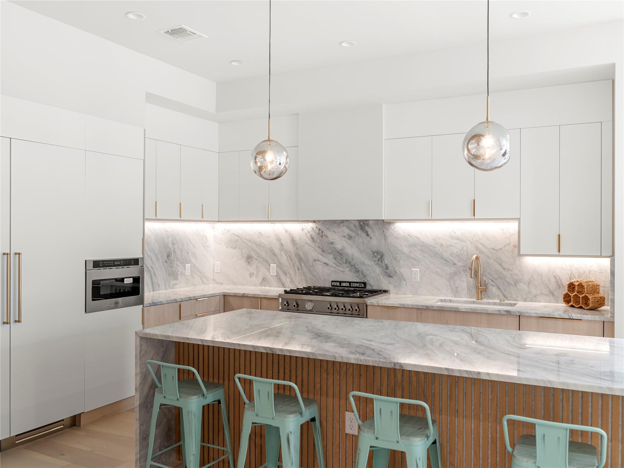 2107 Brackenridge St # 1, Austin, TX 78704