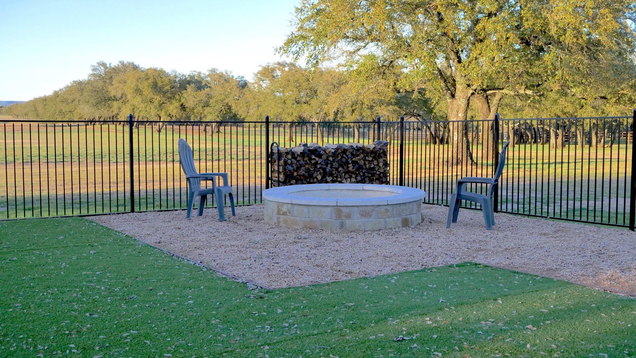 1115 County Road 414, Spicewood, TX 78669