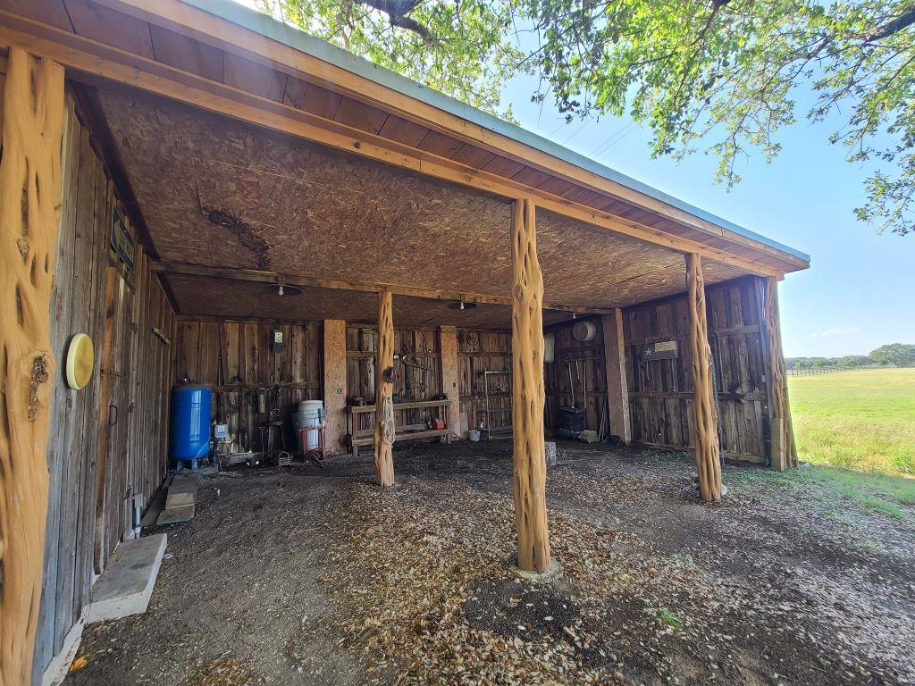 1115 County Road 414, Spicewood, TX 78669