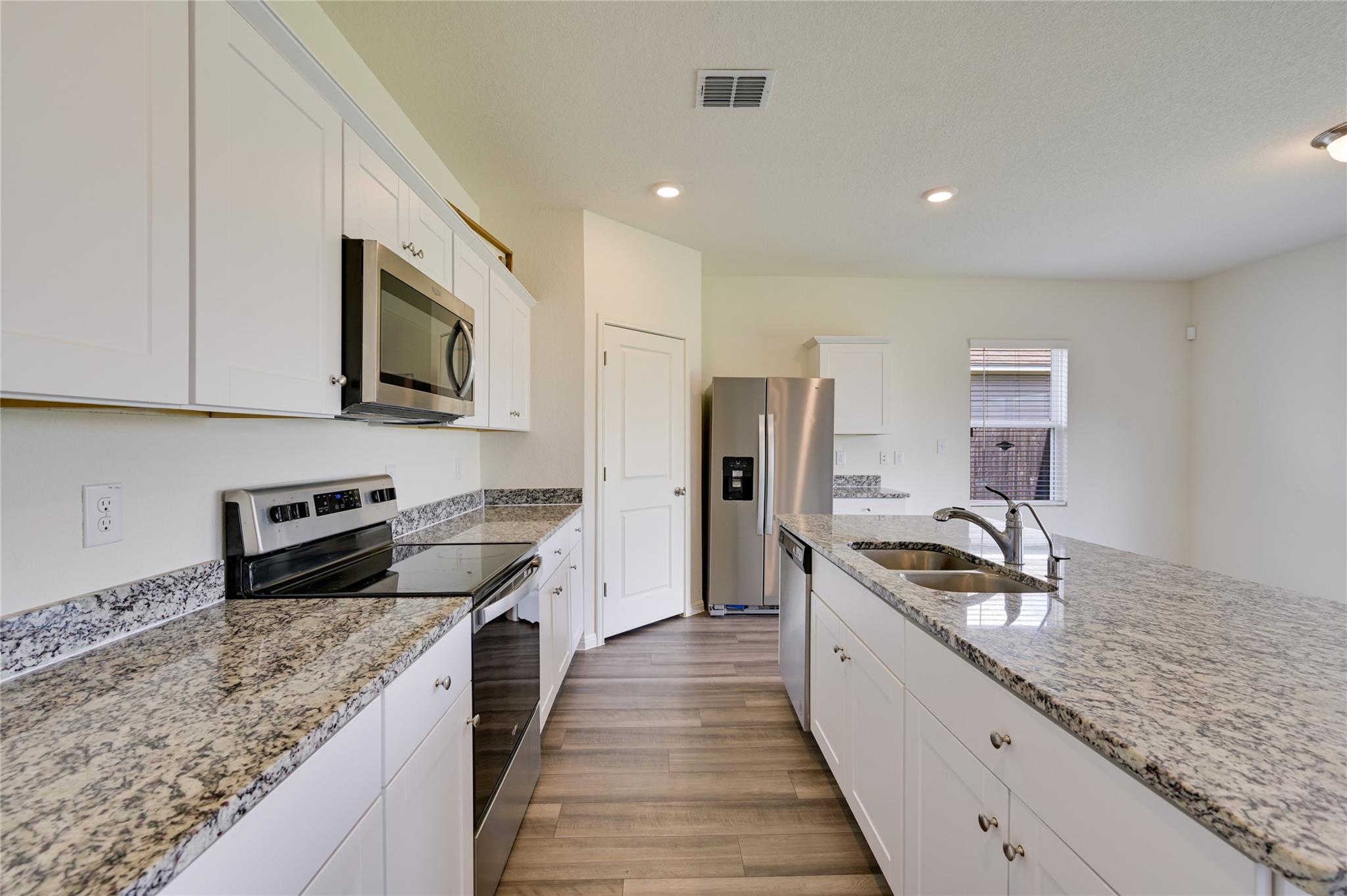 268 Wren Ln, Kyle, TX 78640