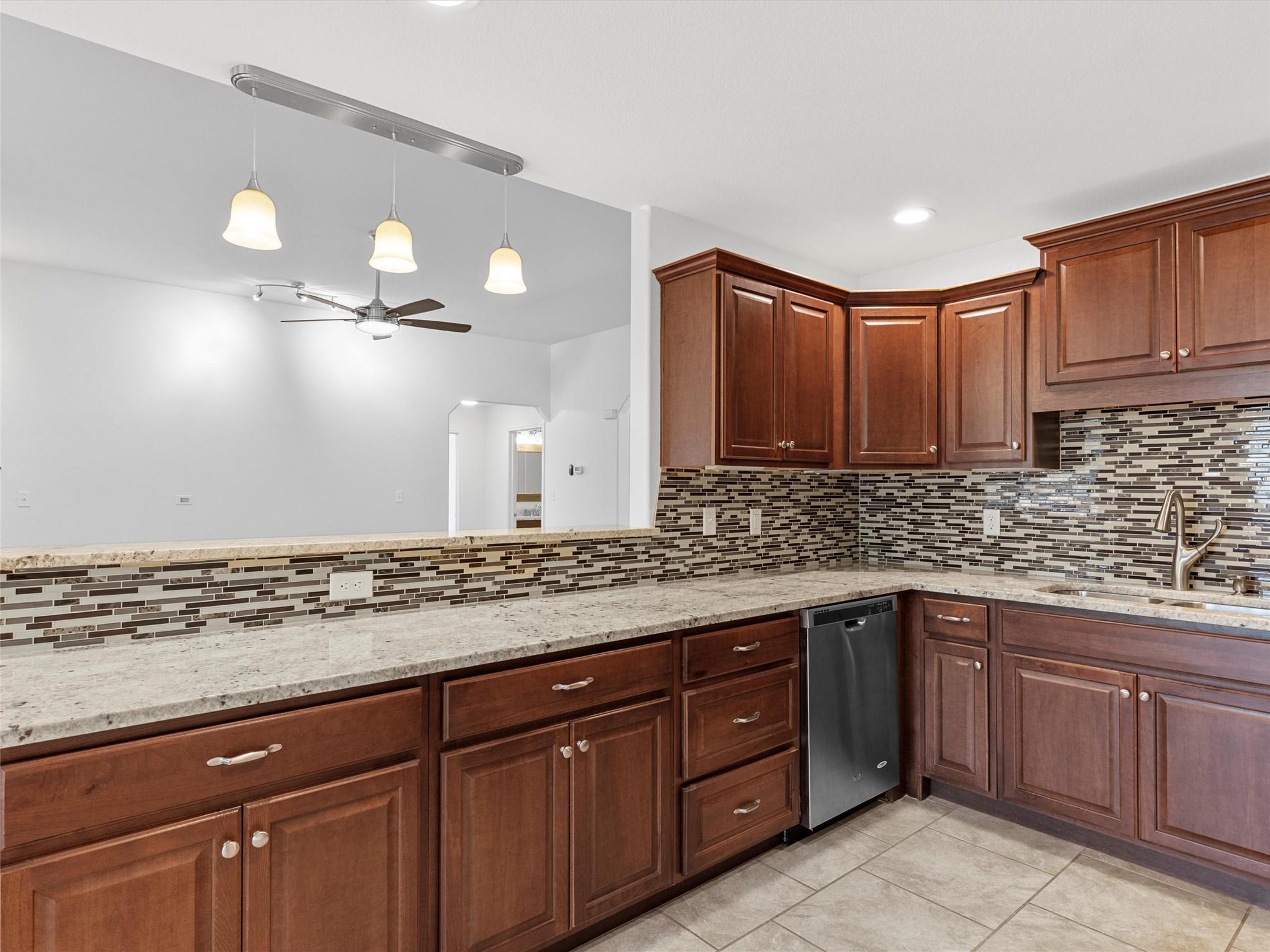 102 N. Bob White Dr, Paige, TX 78659