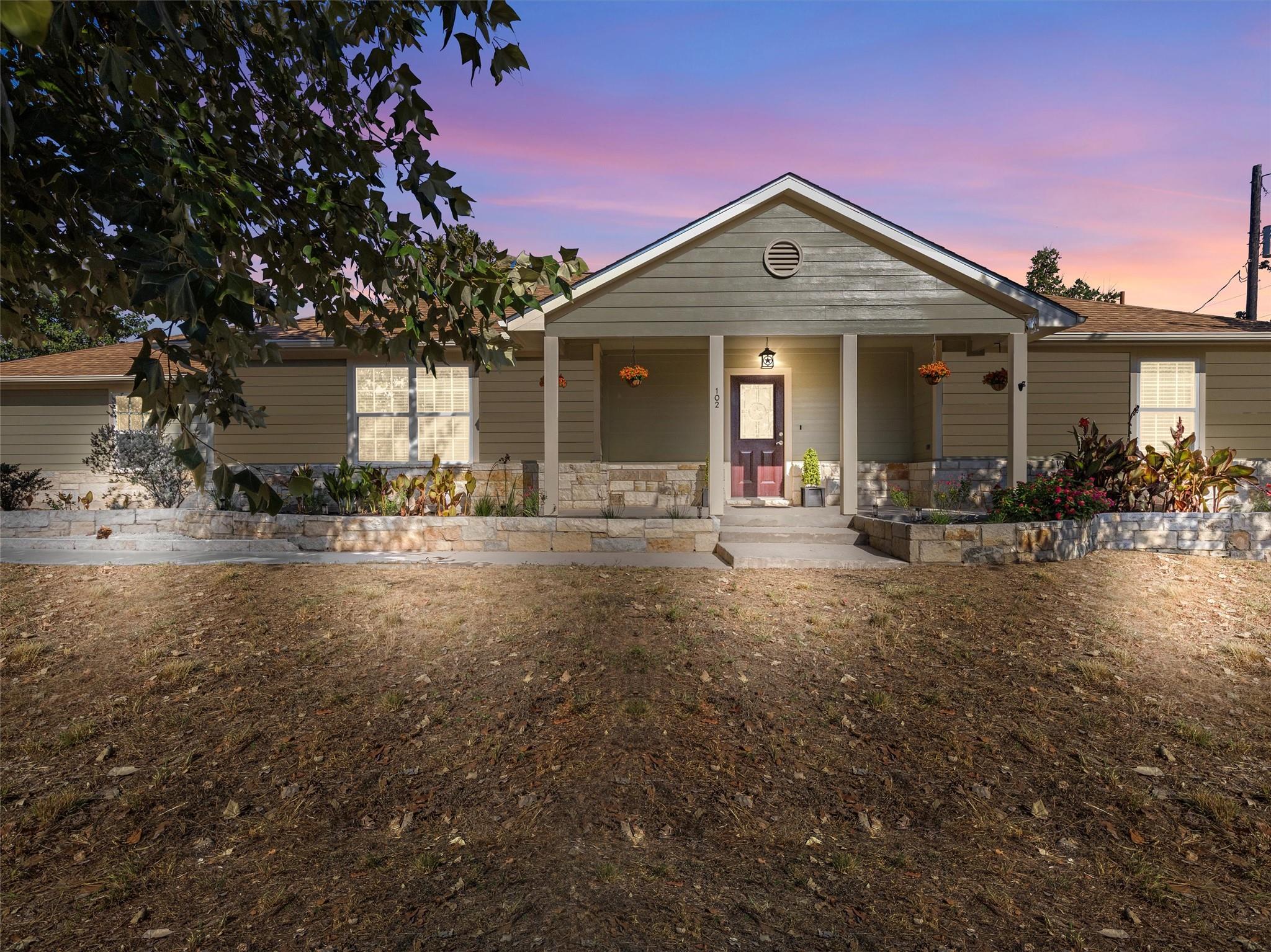 102 N. Bob White Dr, Paige, TX 78659