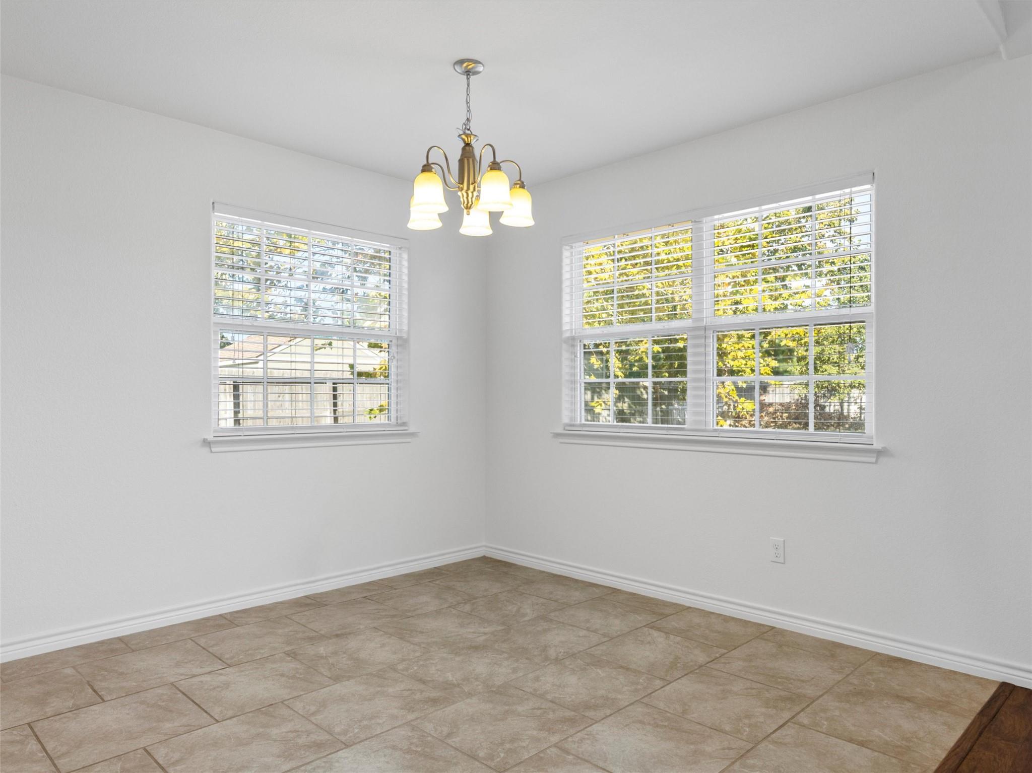 102 N. Bob White Dr, Paige, TX 78659