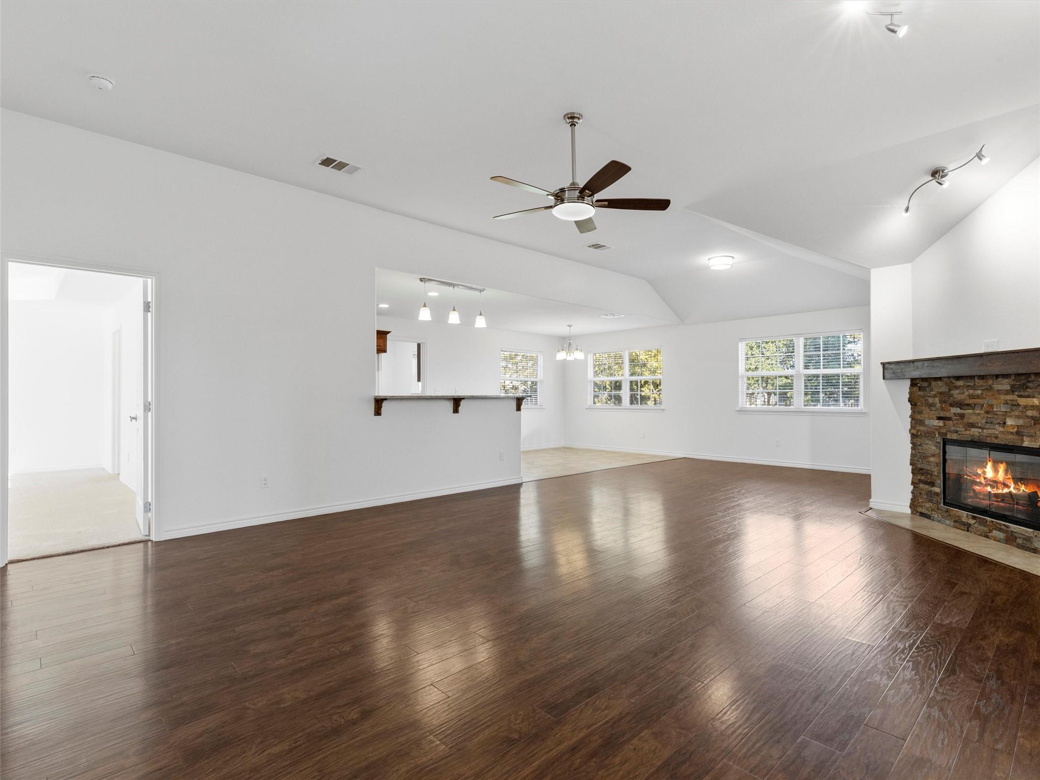 102 N. Bob White Dr, Paige, TX 78659