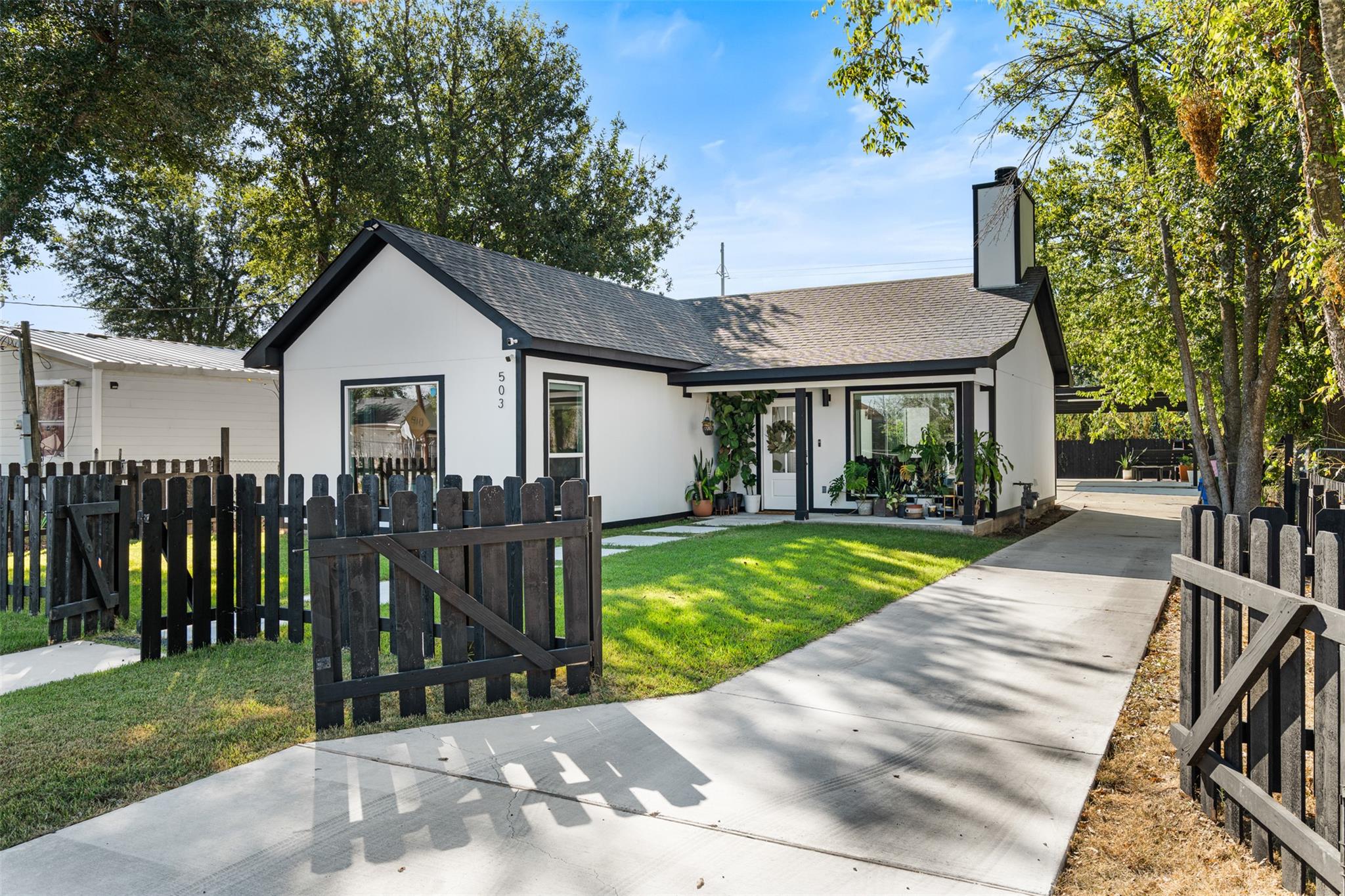 503 W Martin Luther King Jr Blvd, Taylor, TX 76574