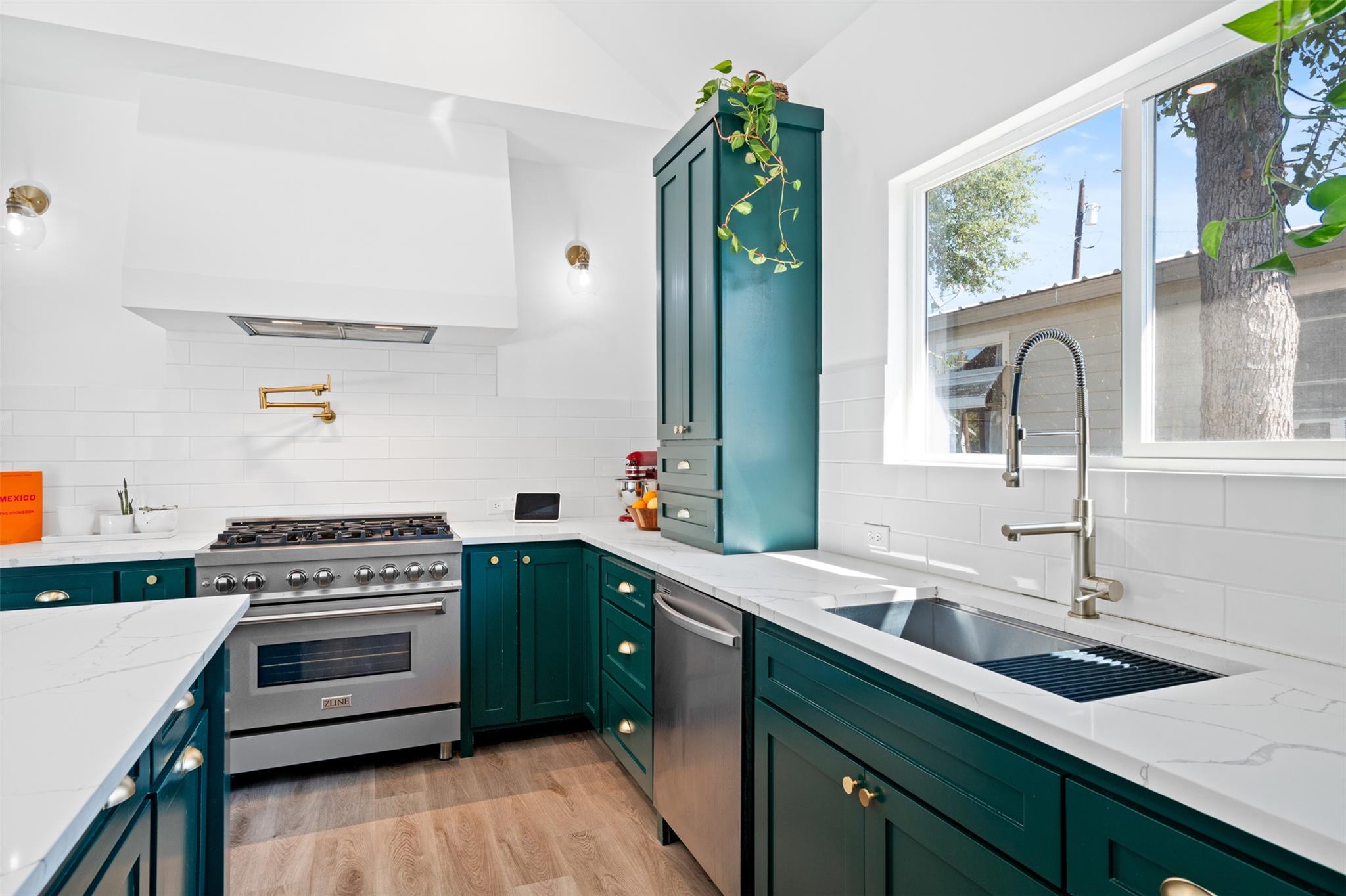 503 W Martin Luther King Jr Blvd, Taylor, TX 76574