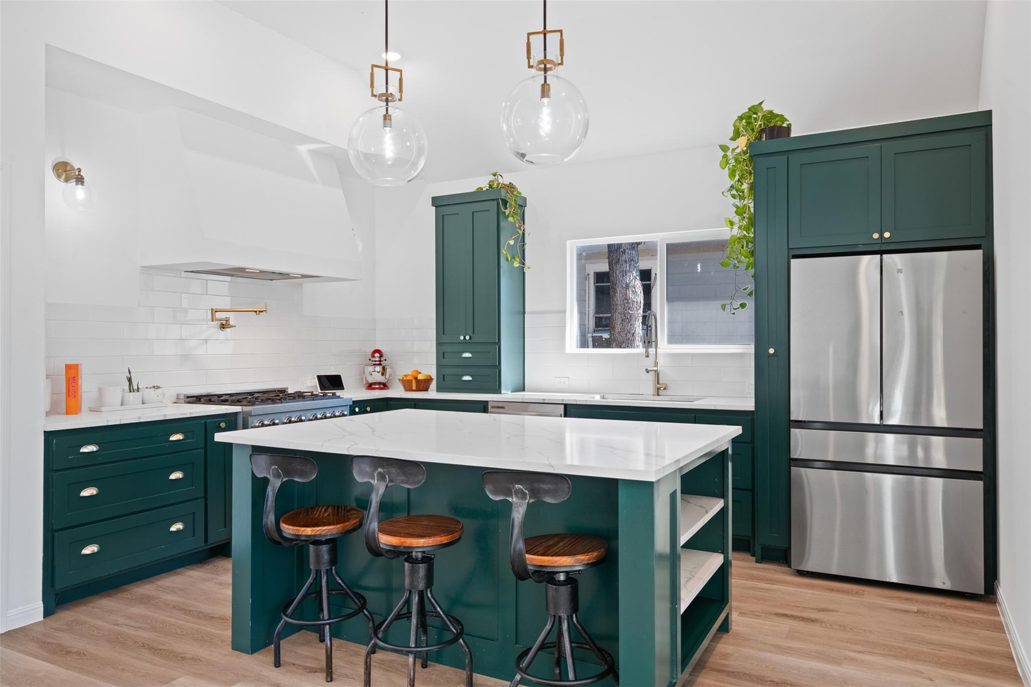 503 W Martin Luther King Jr Blvd, Taylor, TX 76574