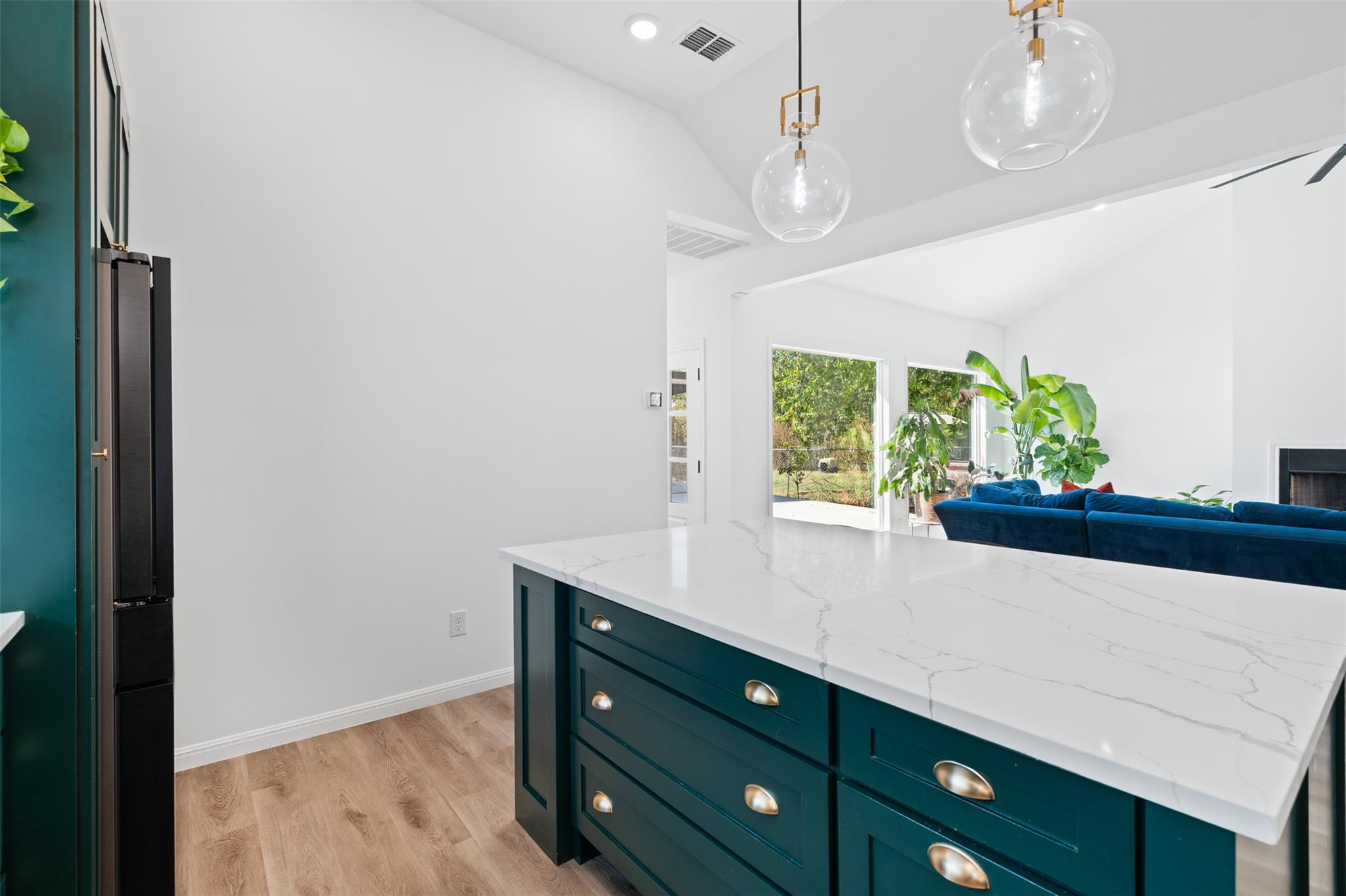 503 W Martin Luther King Jr Blvd, Taylor, TX 76574